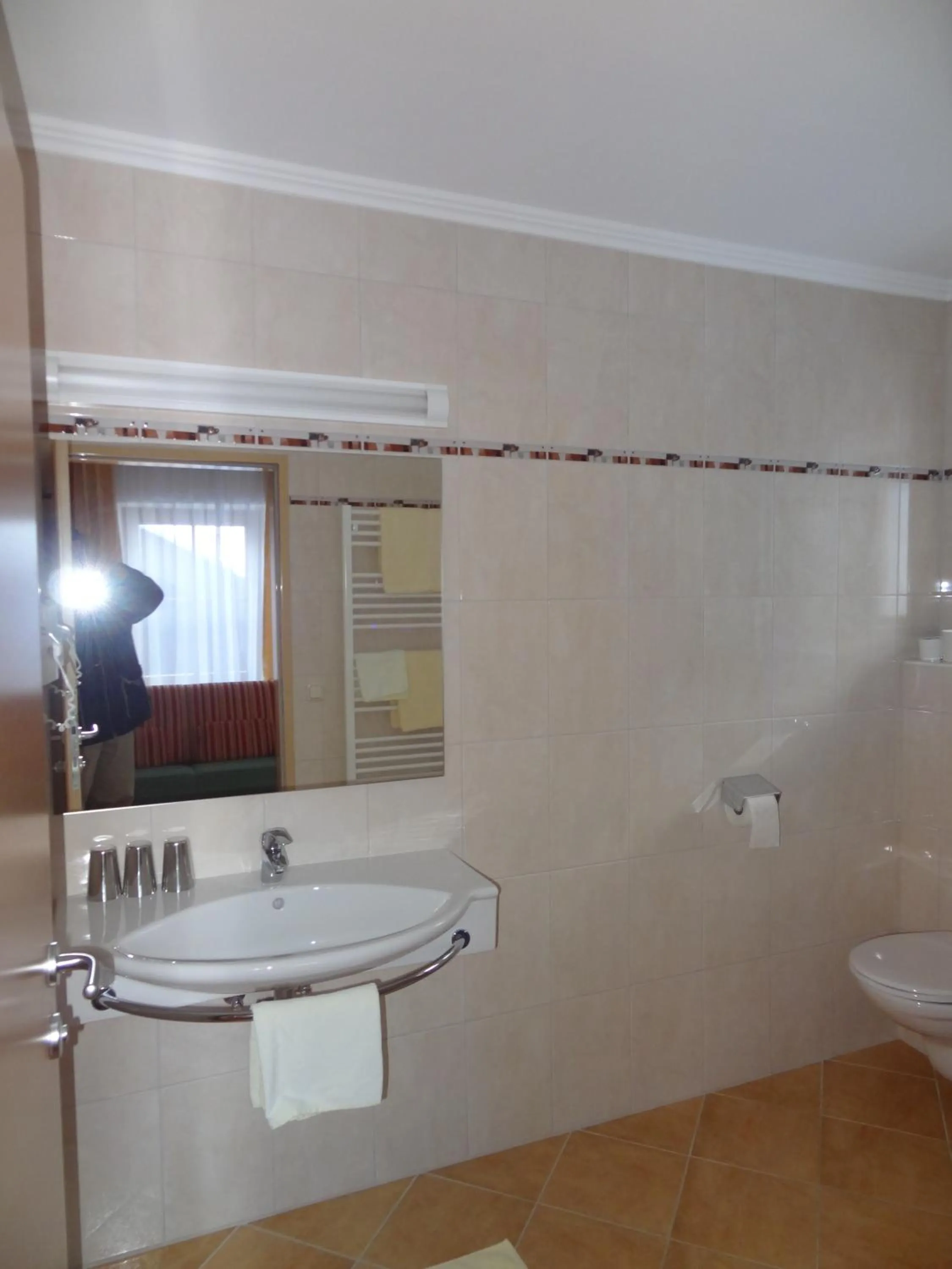 Bathroom in Hotel Unterwirt - Jokercard im Sommer inklusive