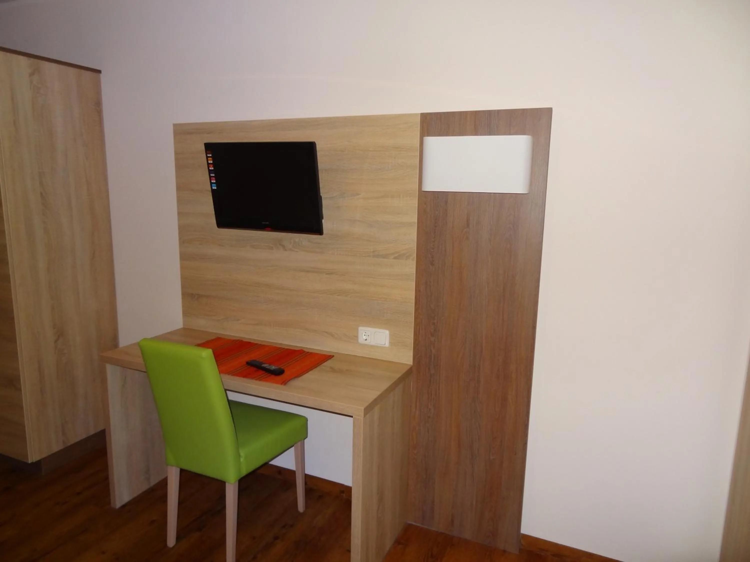 TV and multimedia in Hotel Unterwirt - Jokercard im Sommer inklusive