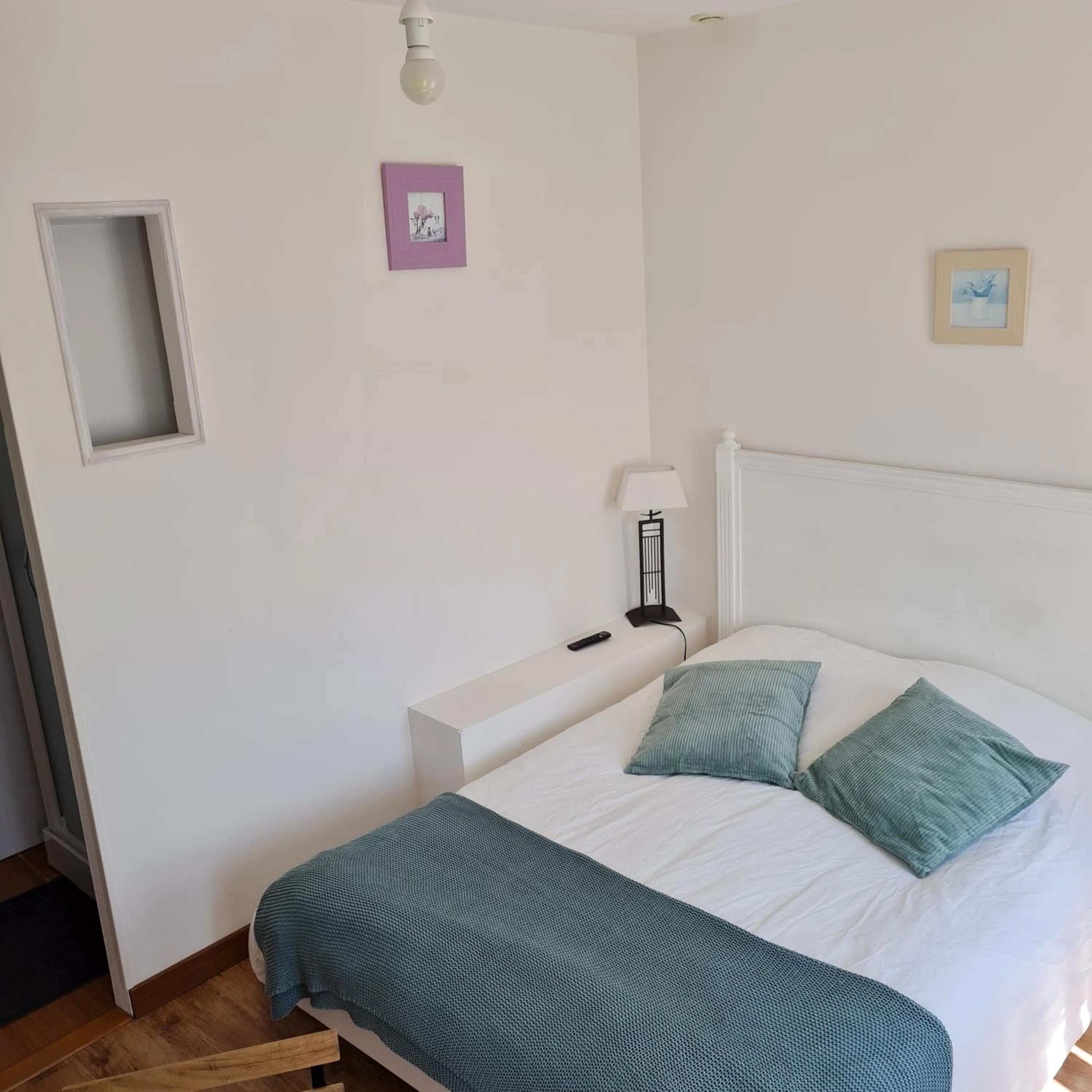 Bed in Les Mouettes Blessées