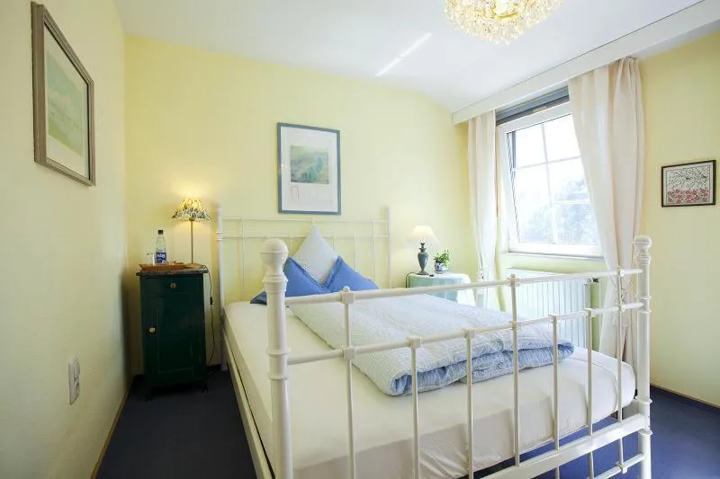 Bedroom, Bed in Das kleine Hotel am Park Garni