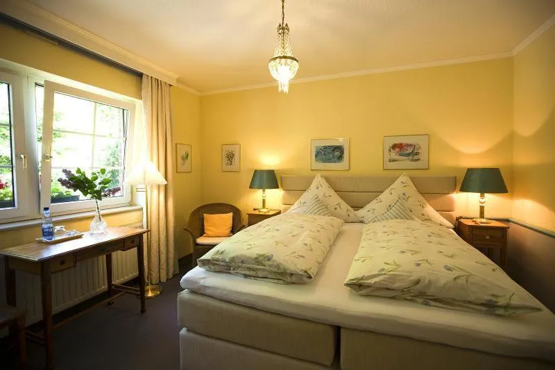 Bedroom, Bed in Das kleine Hotel am Park Garni