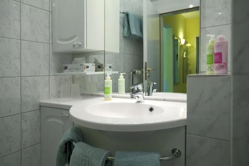 Bath in Das kleine Hotel am Park Garni