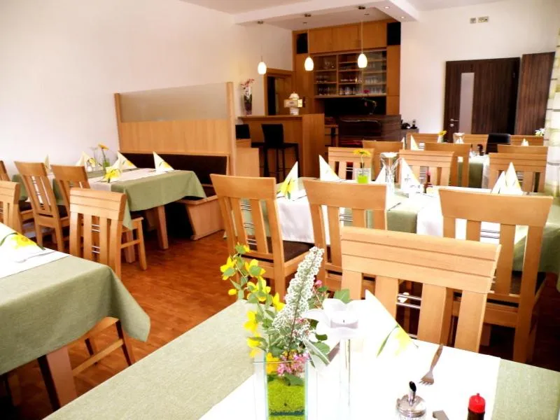 Restaurant/places to eat in Zum Schwarzen Bären