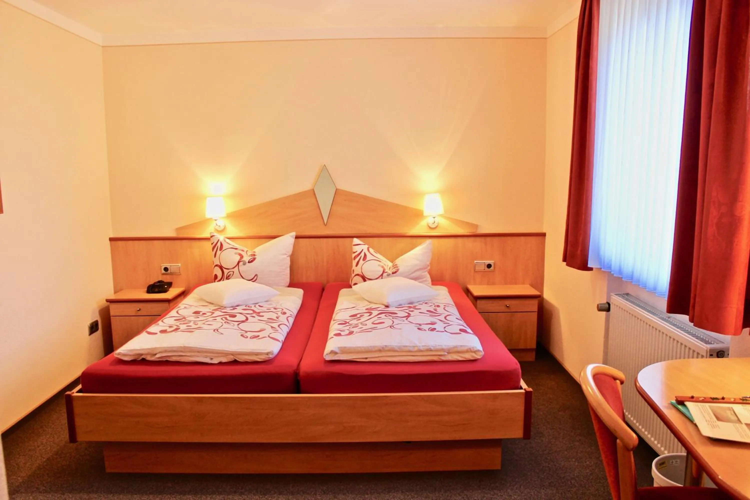 Photo of the whole room, Bed in Zum Schwarzen Bären