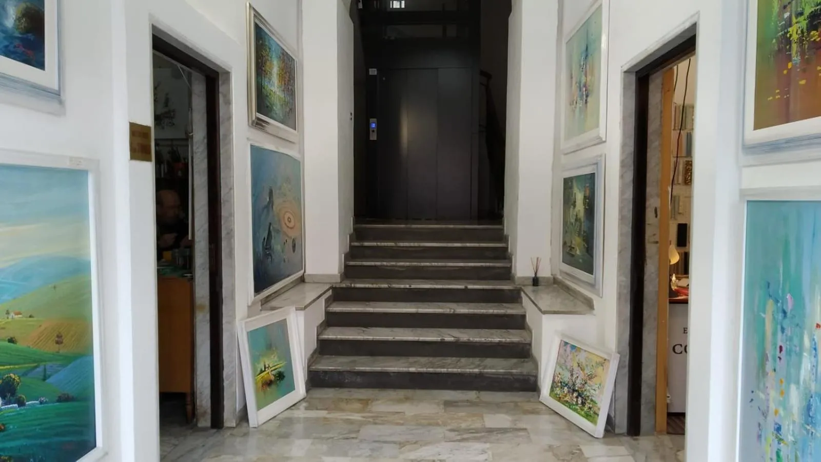 Facade/entrance in CconfortHotels Central Rooms
