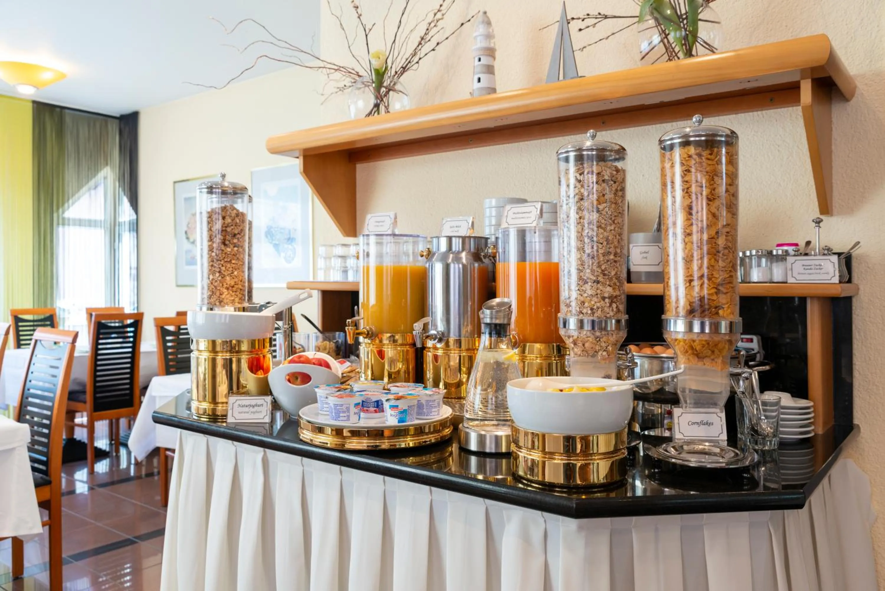 Buffet breakfast in Hotel am Stadtgarten