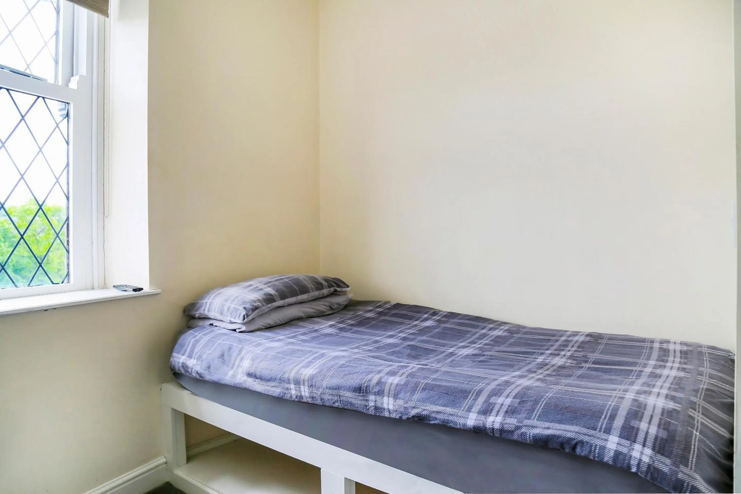 Bedroom, Bed in OYO Castle Hotel, Accrington