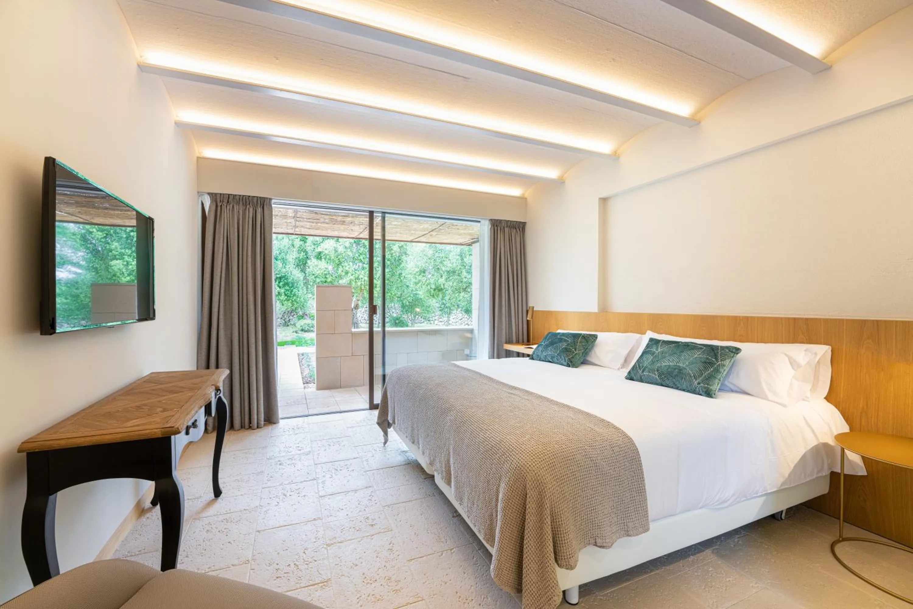 Decorative detail, Bed in Agroturismo Malbuger Nou Menorca -Adults only-