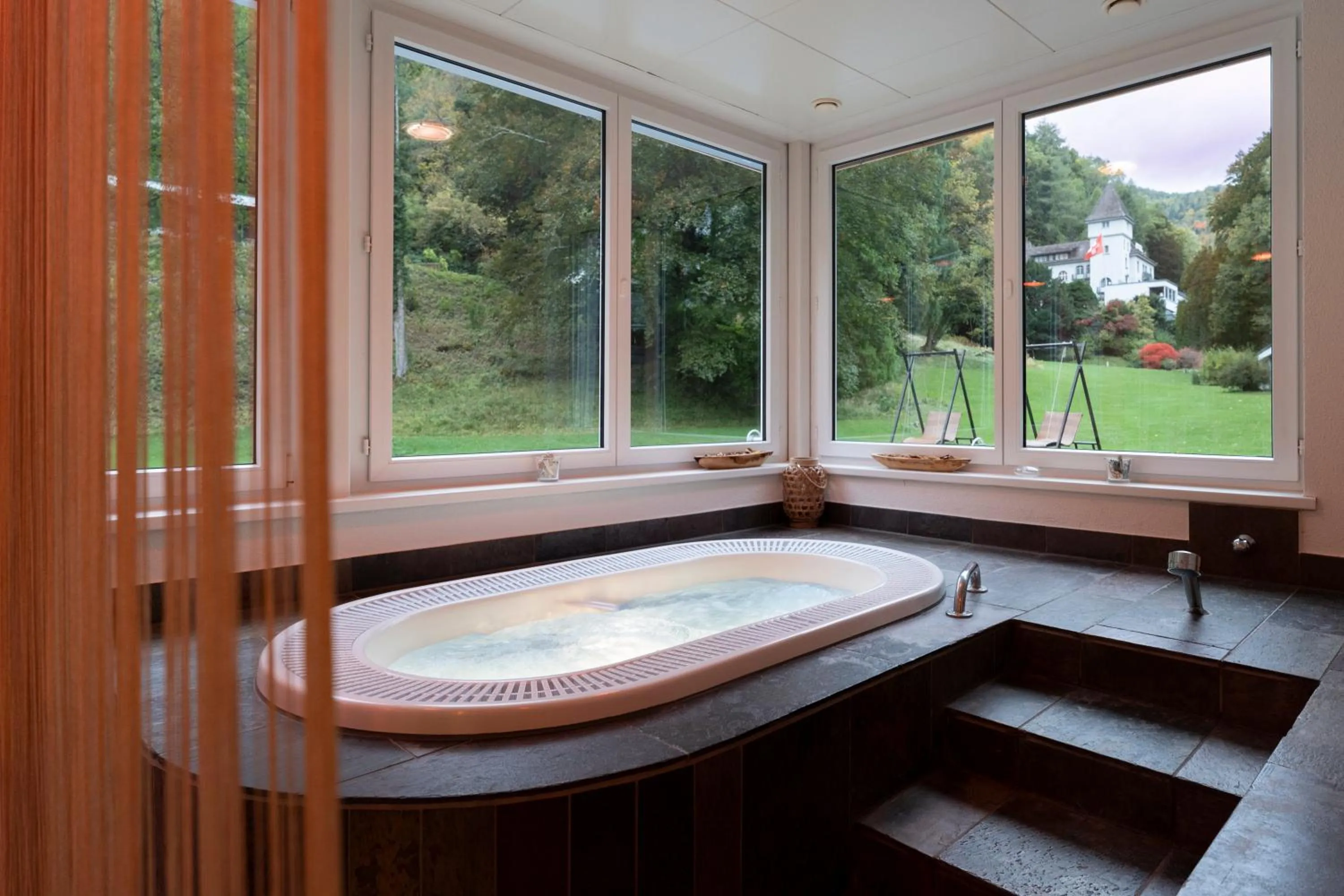 Hot Tub in Hotel Schloss Ragaz