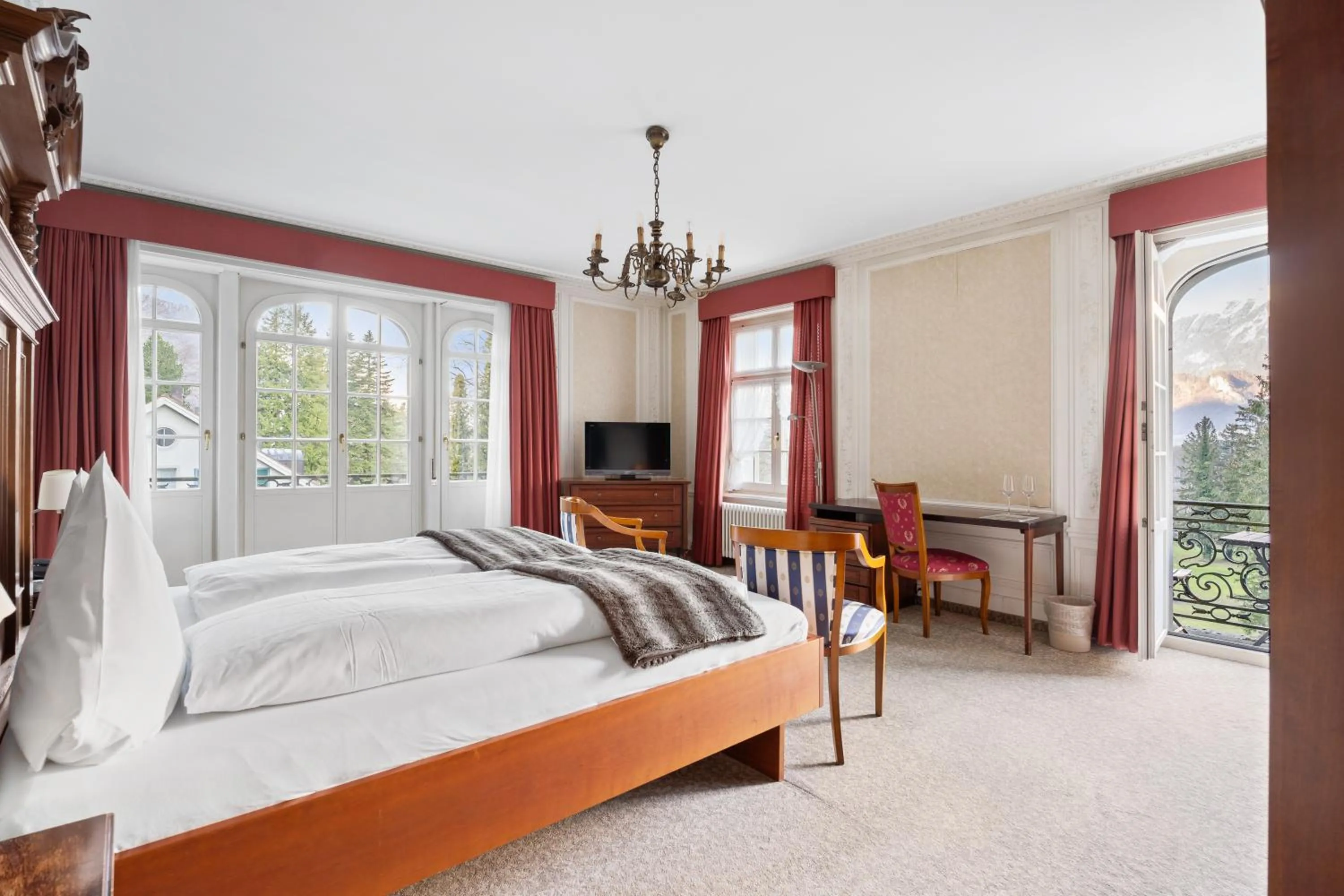 Photo of the whole room, Bed in Hotel Schloss Ragaz