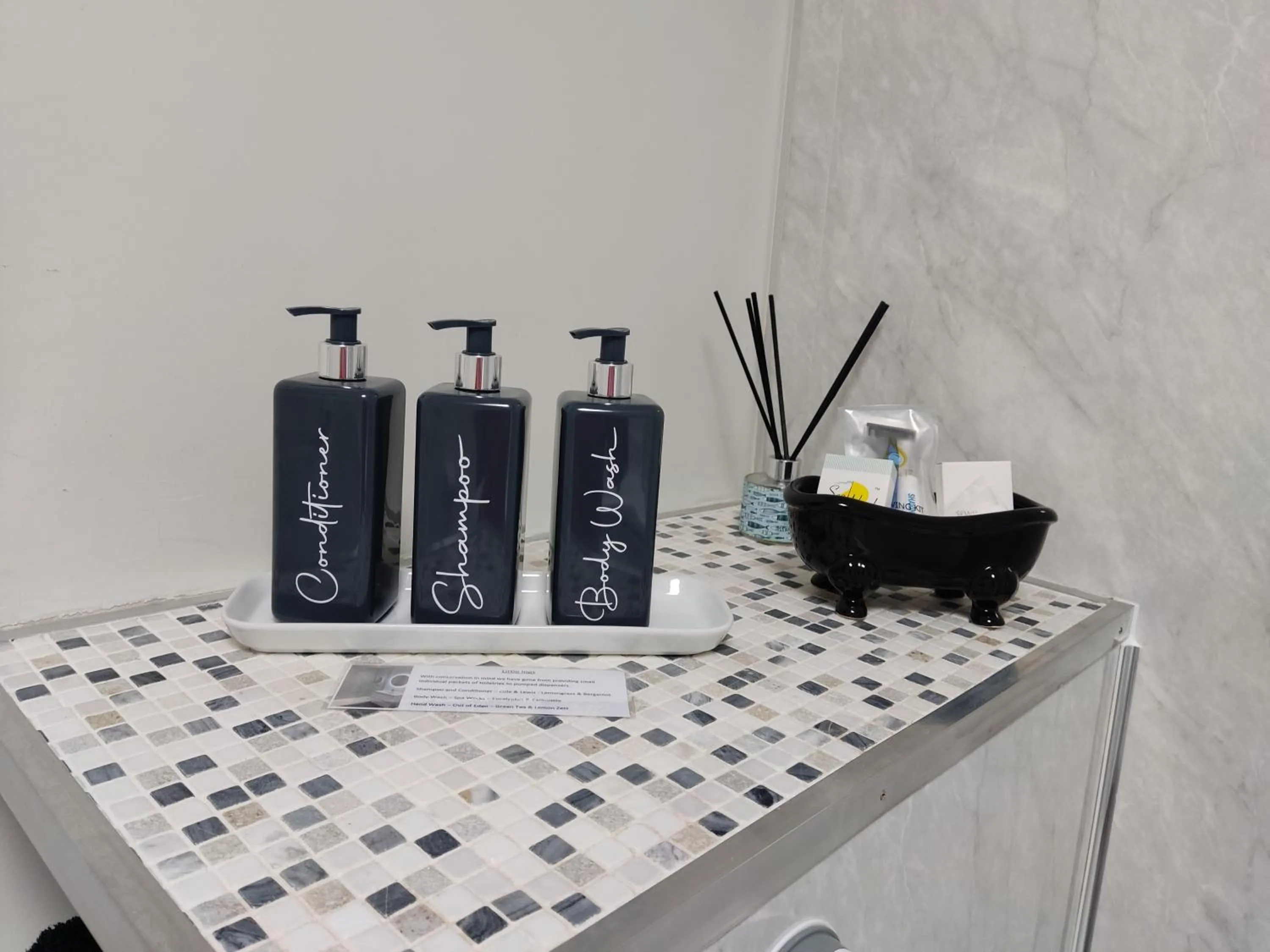 Bathroom in Self-Contained Holiday Accommodation in the Heart of Easingwold with Parking