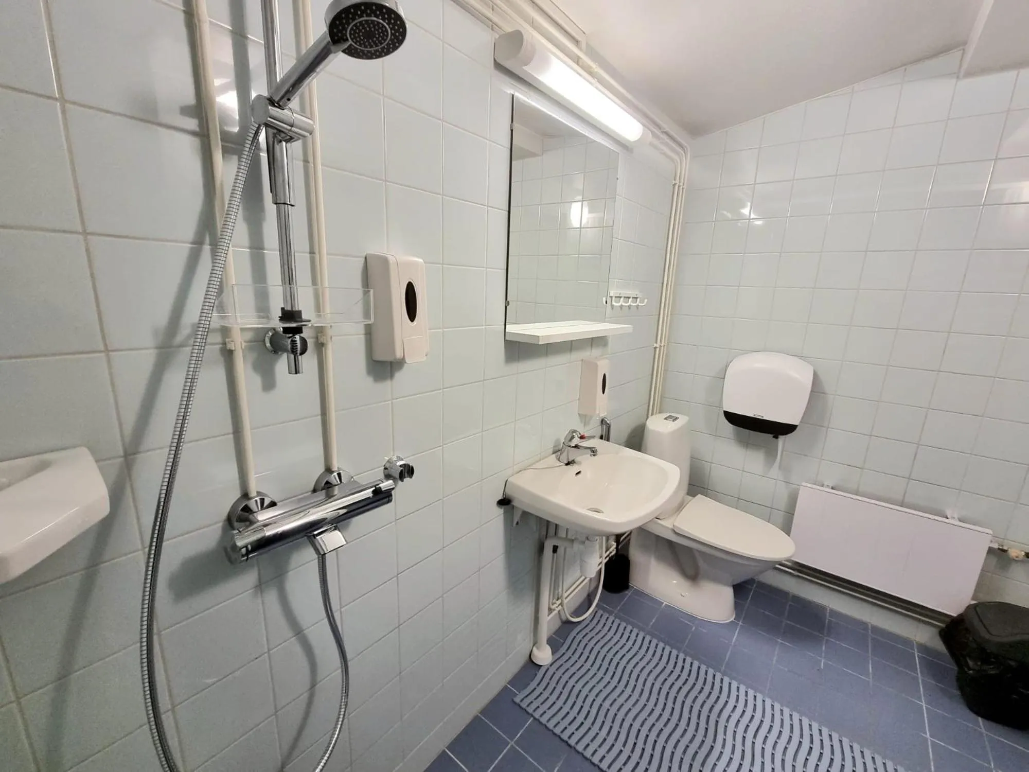 Shower in Vanha-Merivartioasema