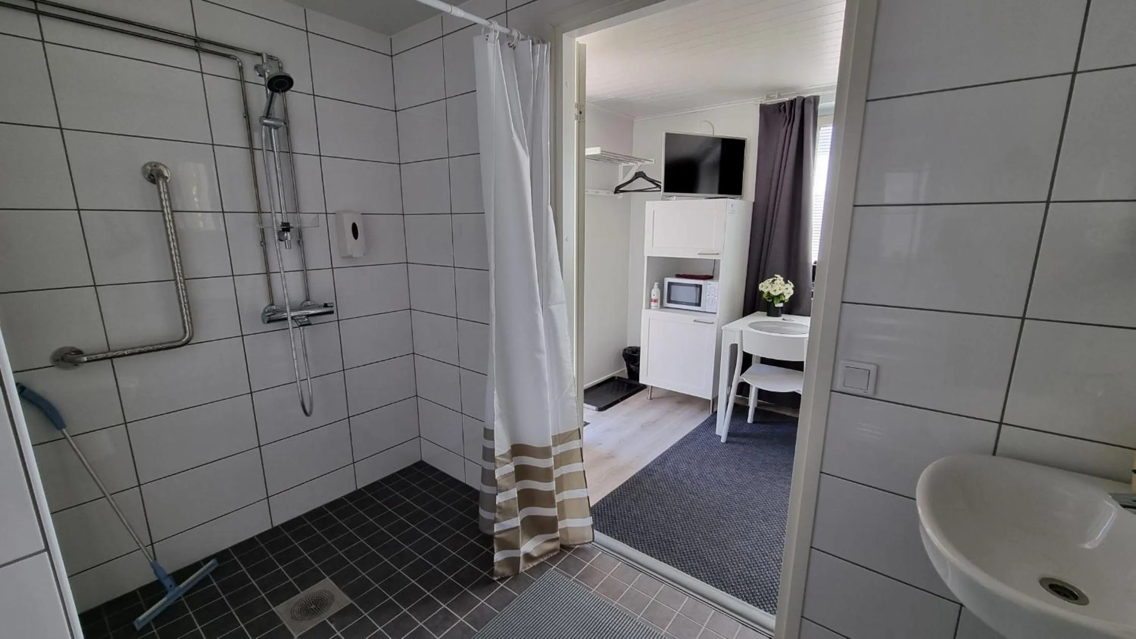 Shower in Vanha-Merivartioasema