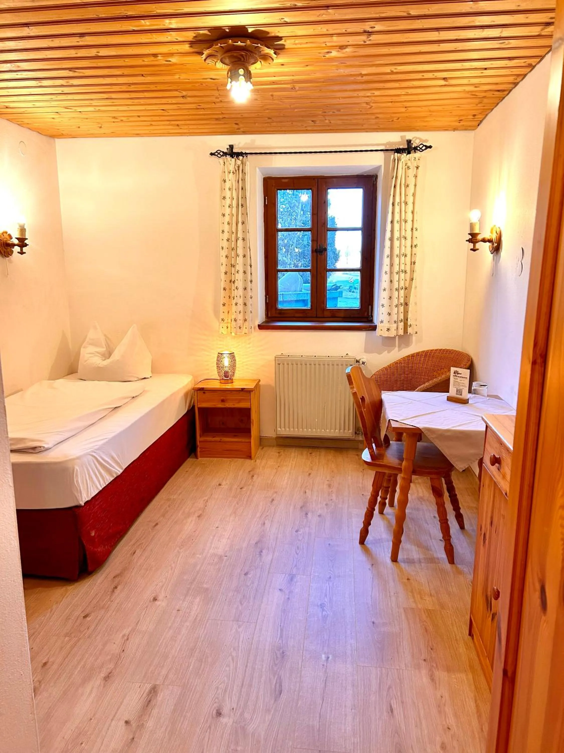 Photo of the whole room, Bed in Landhotel Huberhof