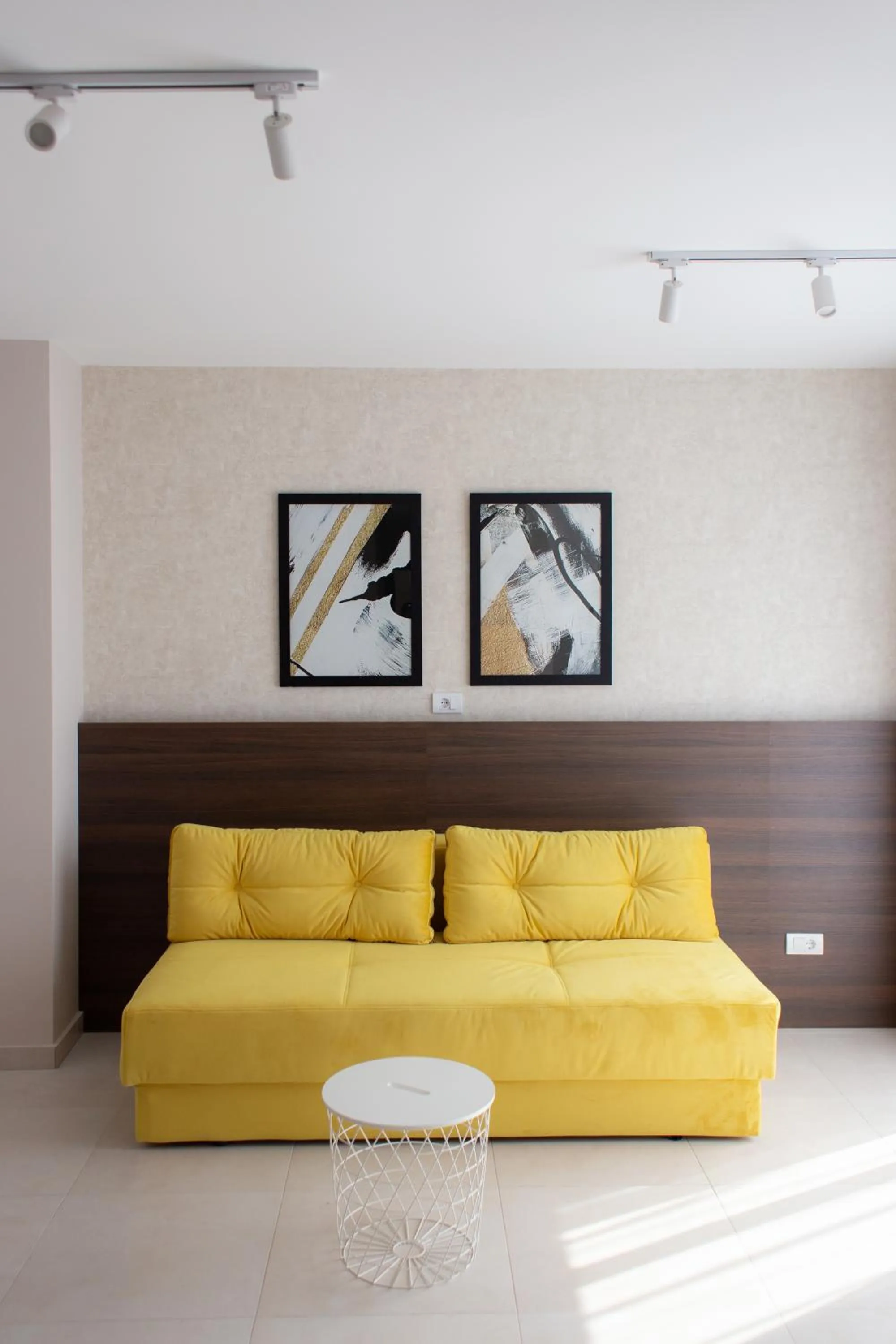 Text overlay in Villa BonnaDea