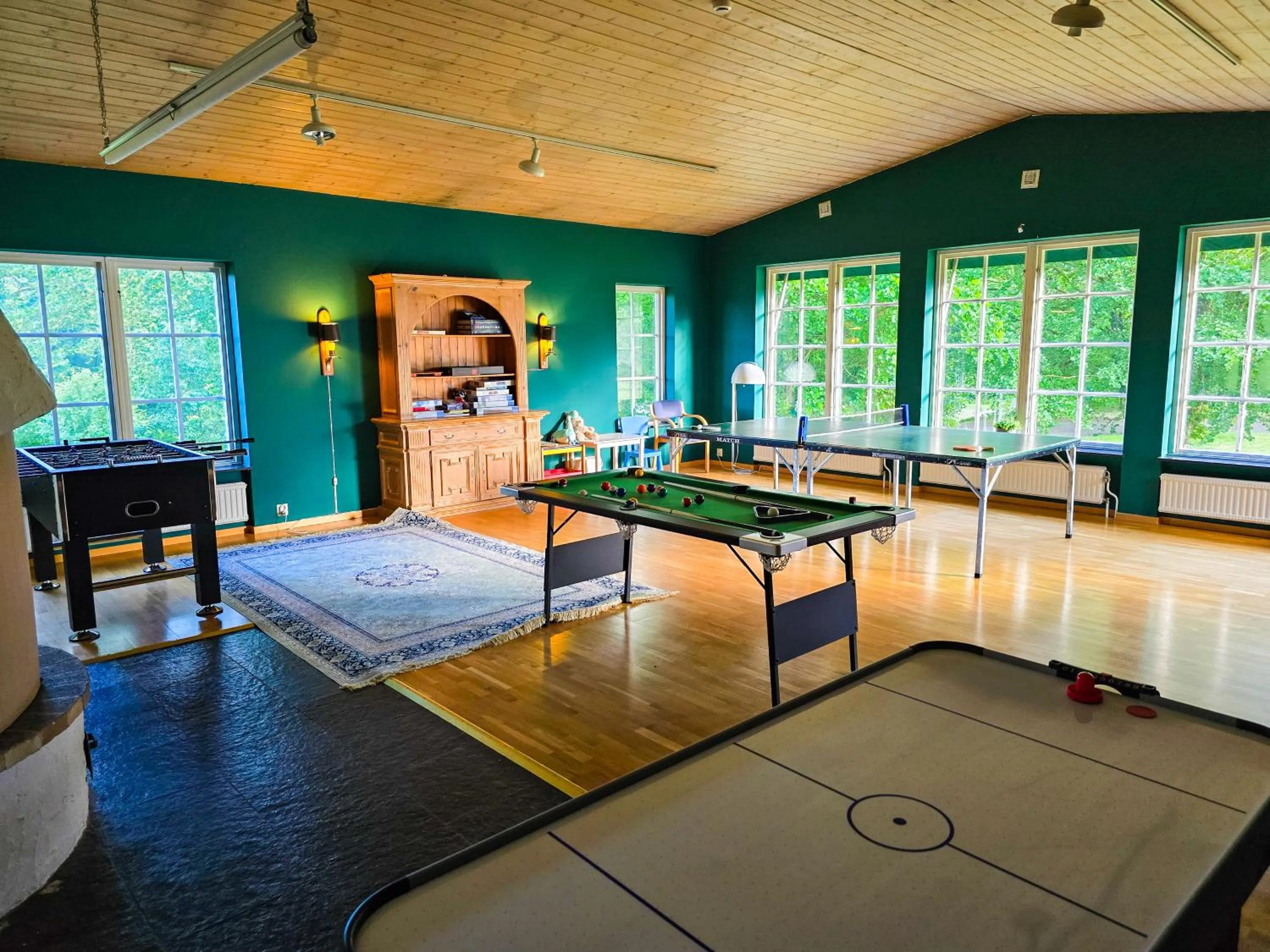 Children play ground, Bed in Nature Shelter Hotel