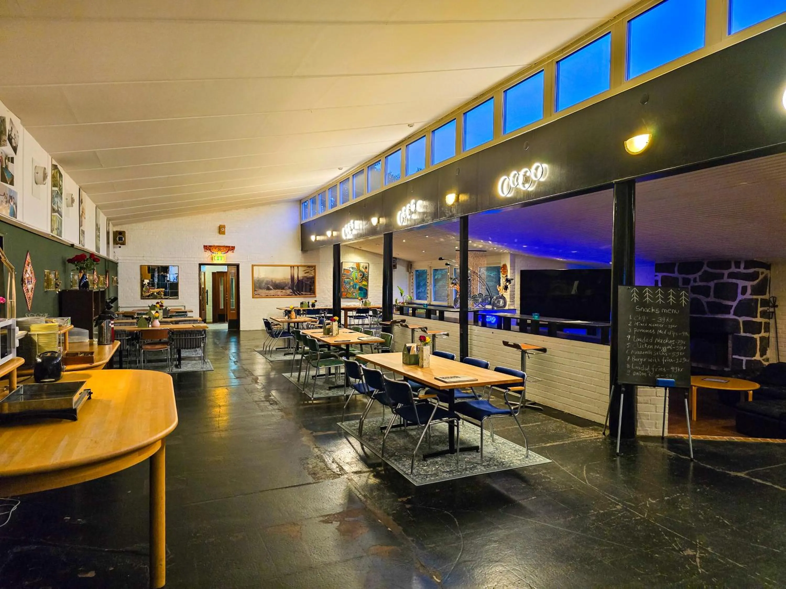 Restaurant/places to eat in Nature Shelter Hotel