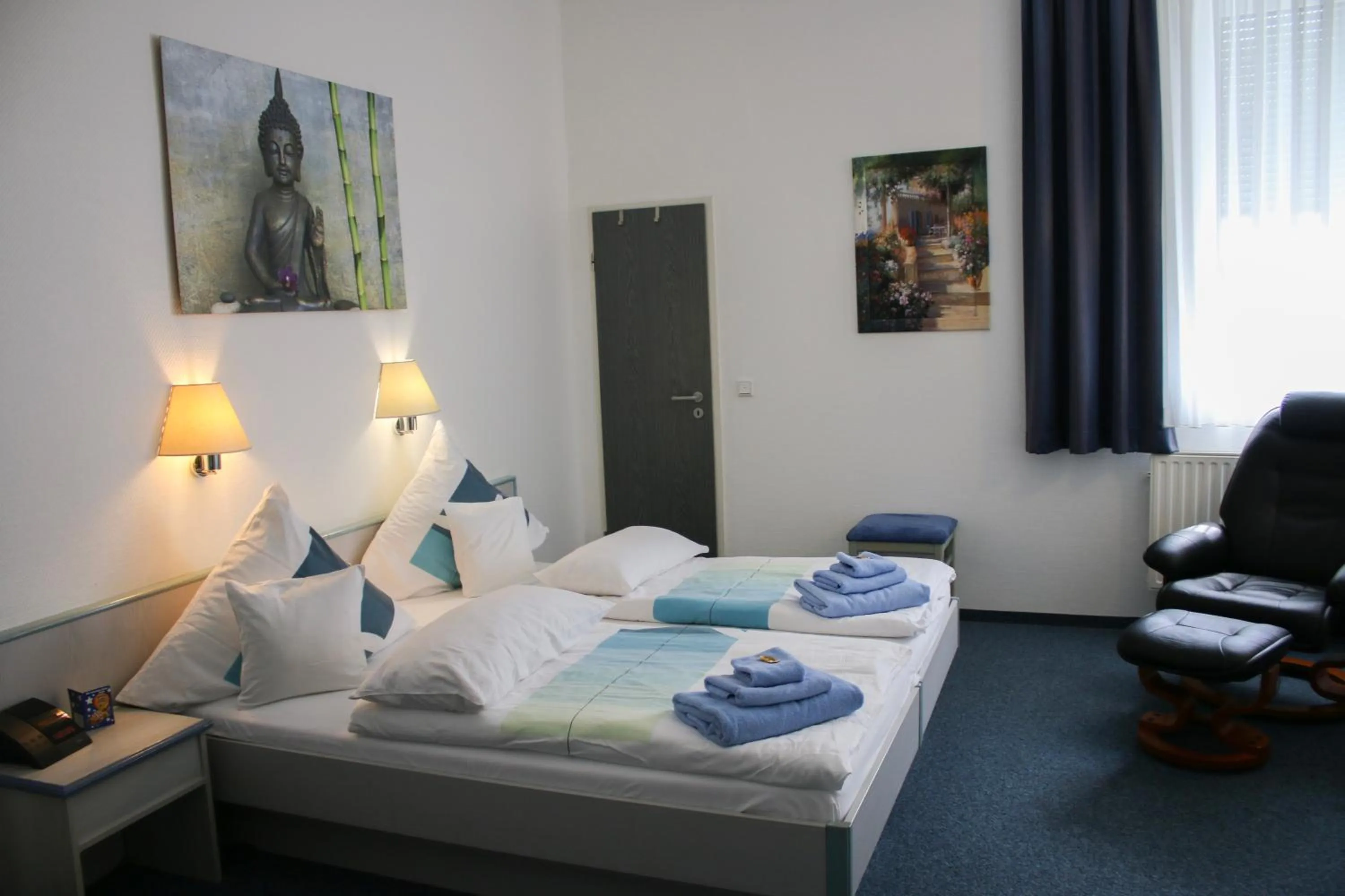 Photo of the whole room, Bed in Landgasthaus Bonn