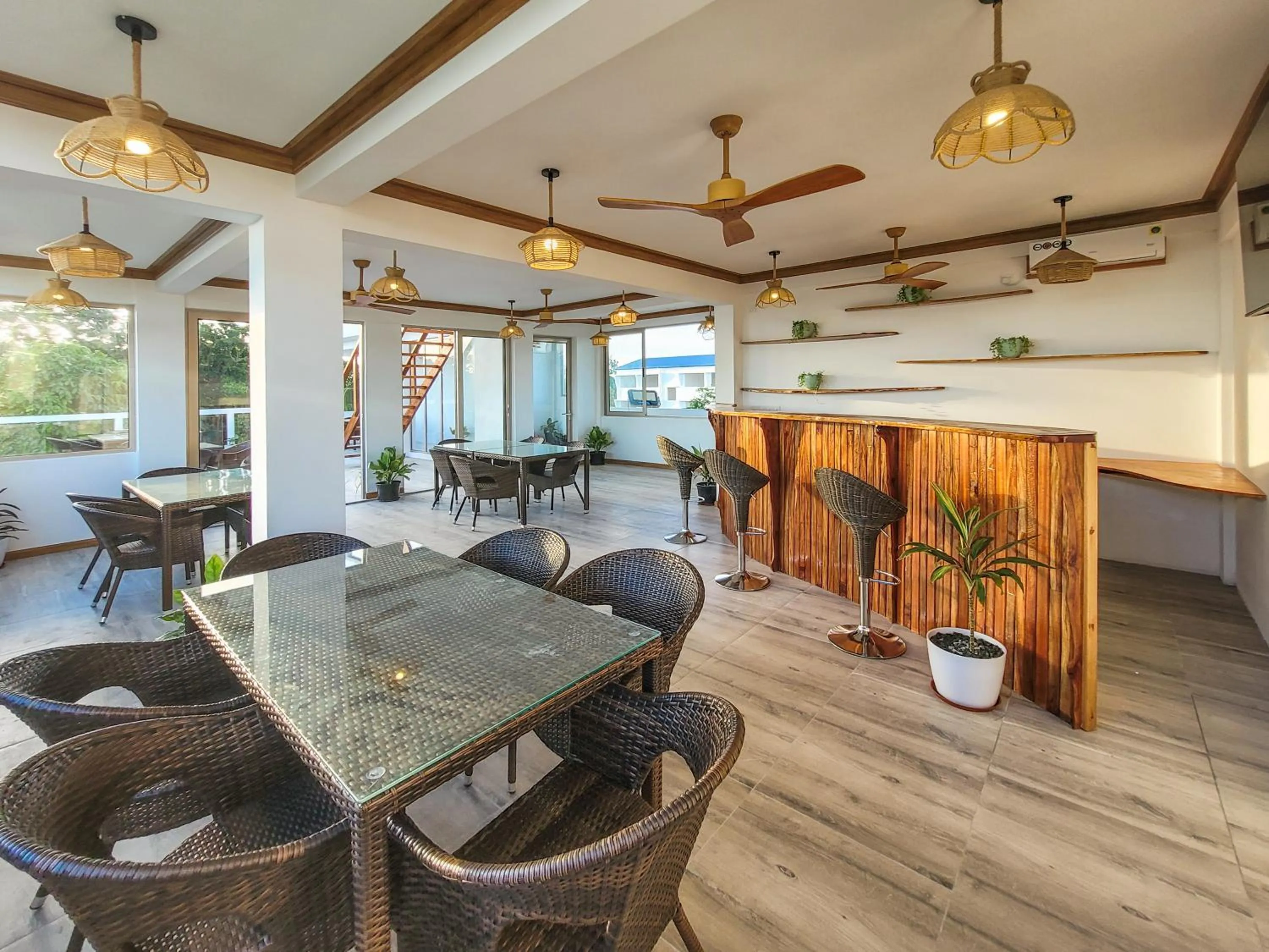 Restaurant/places to eat in Jeym Lodge