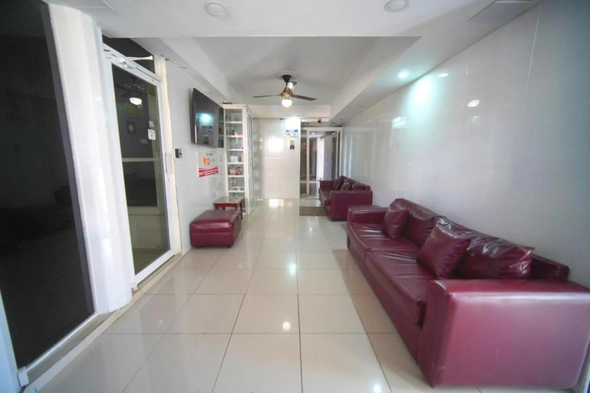 Tropical Island Apartahotel