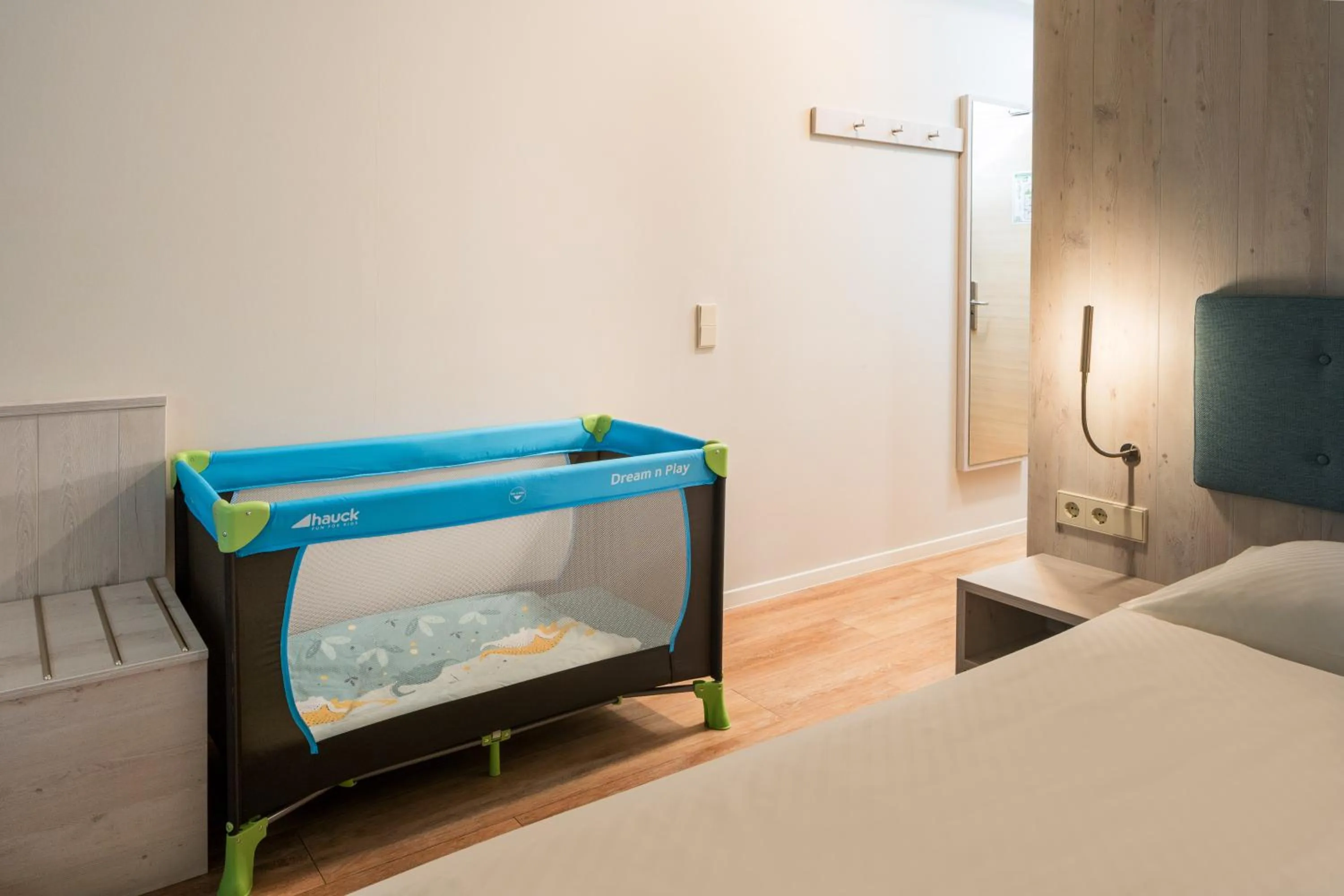 cot, Bed in Villa Beachside