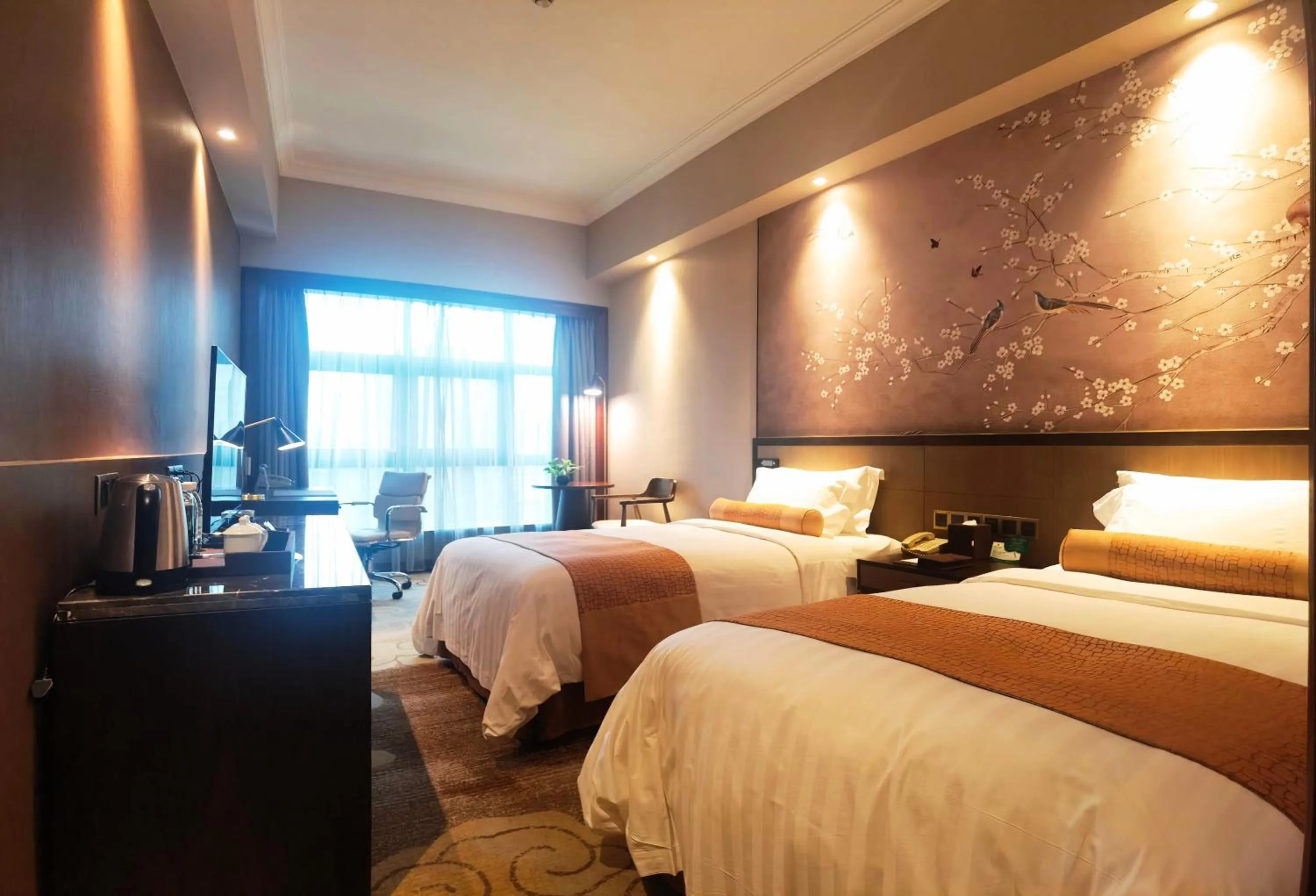 Photo of the whole room, Bed in Jin Jiang Pine City Hotel