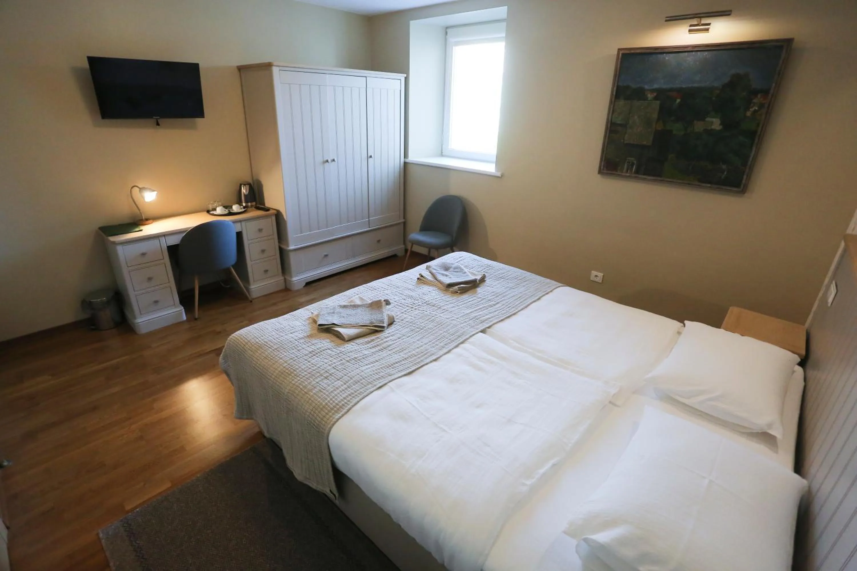 Photo of the whole room, Bed in Hotel Jonapolis