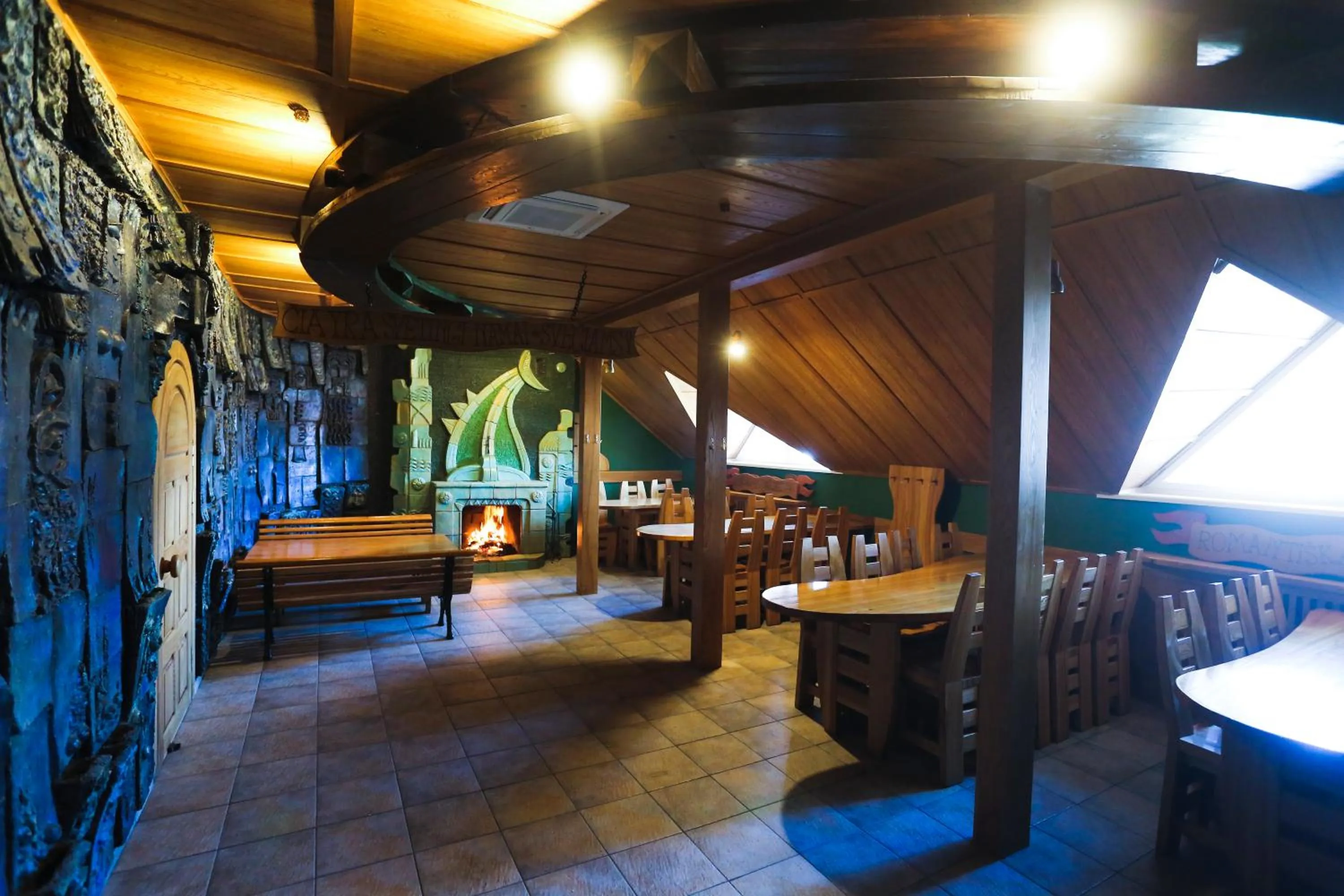 Dining area in Hotel Jonapolis