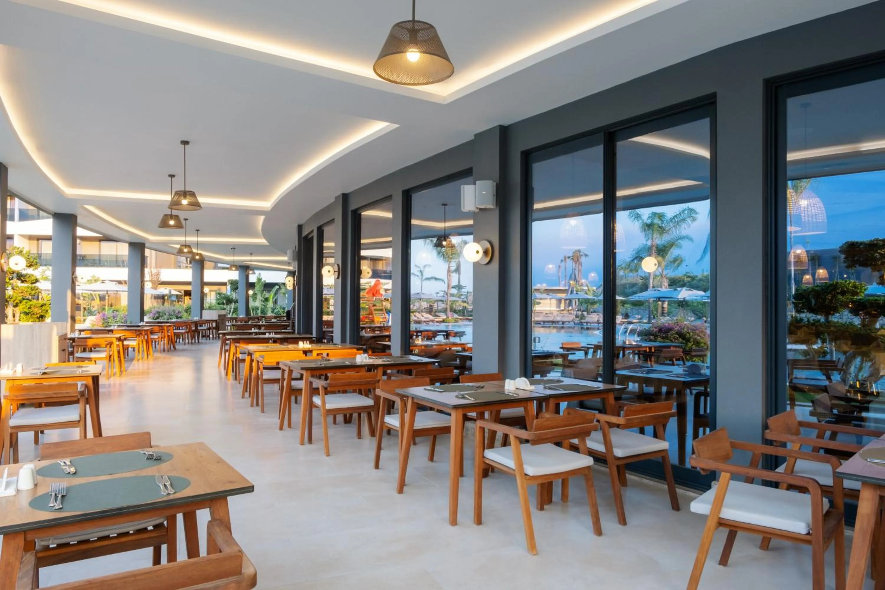 Restaurant/places to eat in Liu Resorts