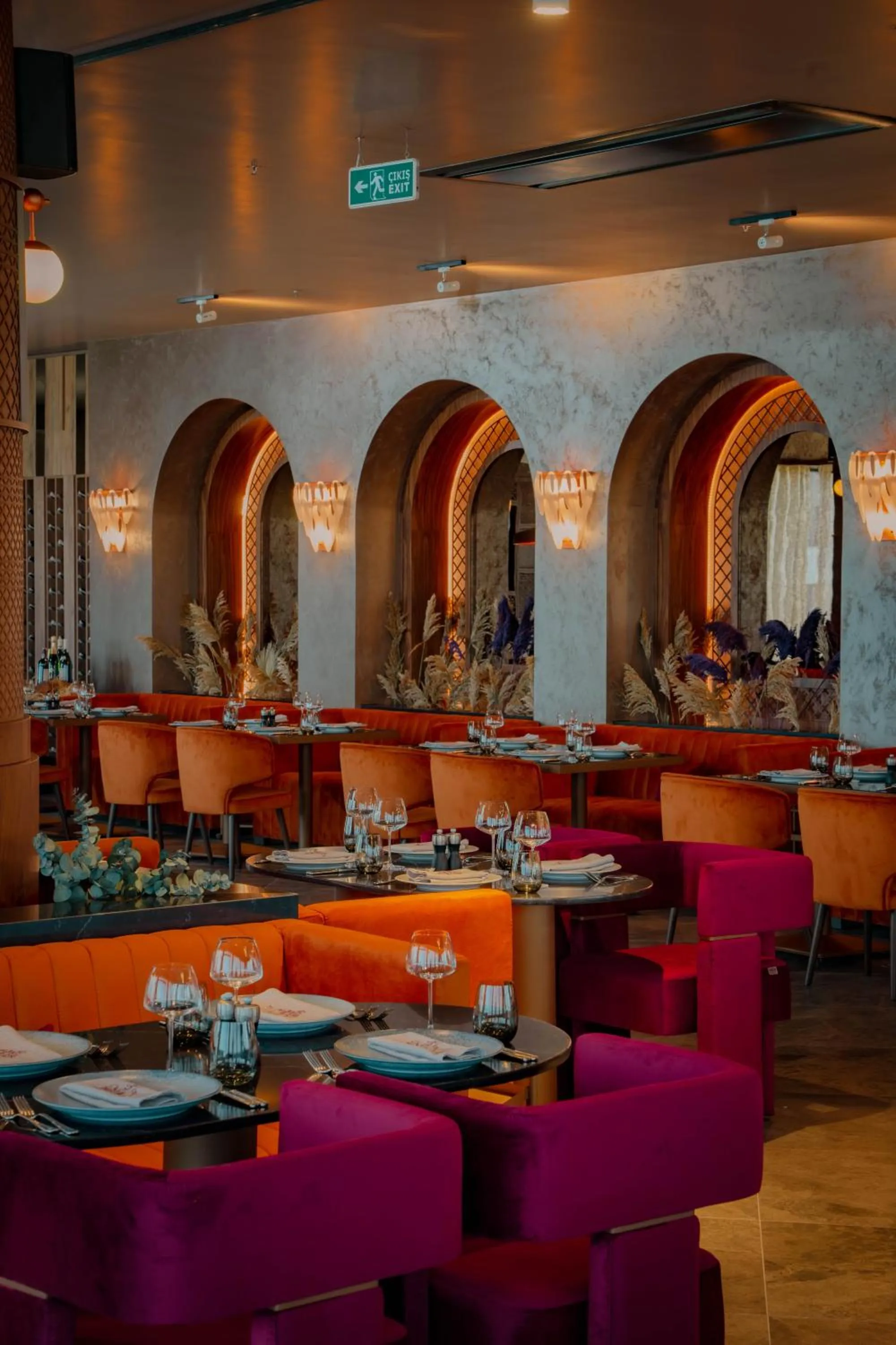 Restaurant/places to eat in Liu Resorts