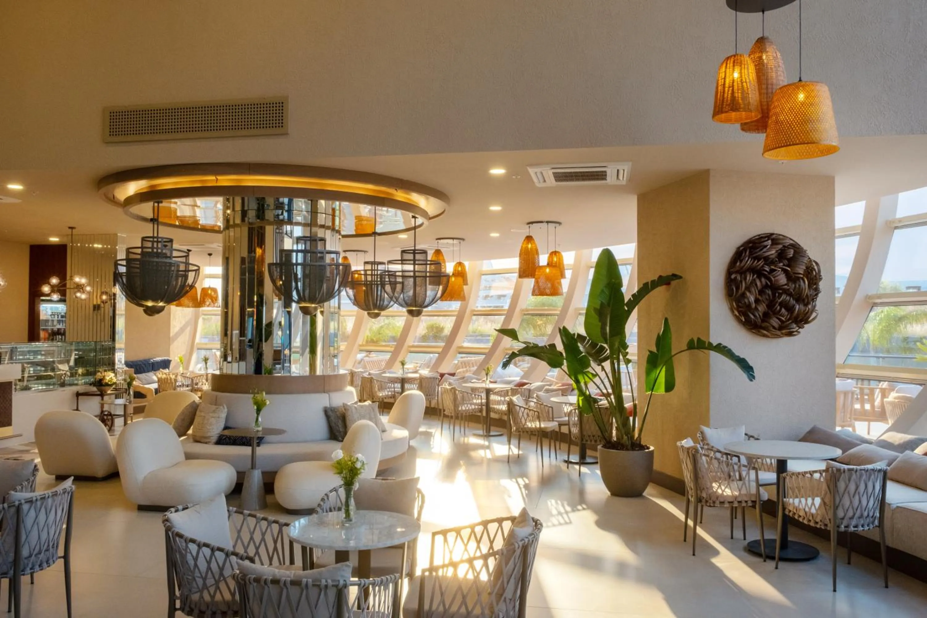 Lounge or bar in Liu Resorts