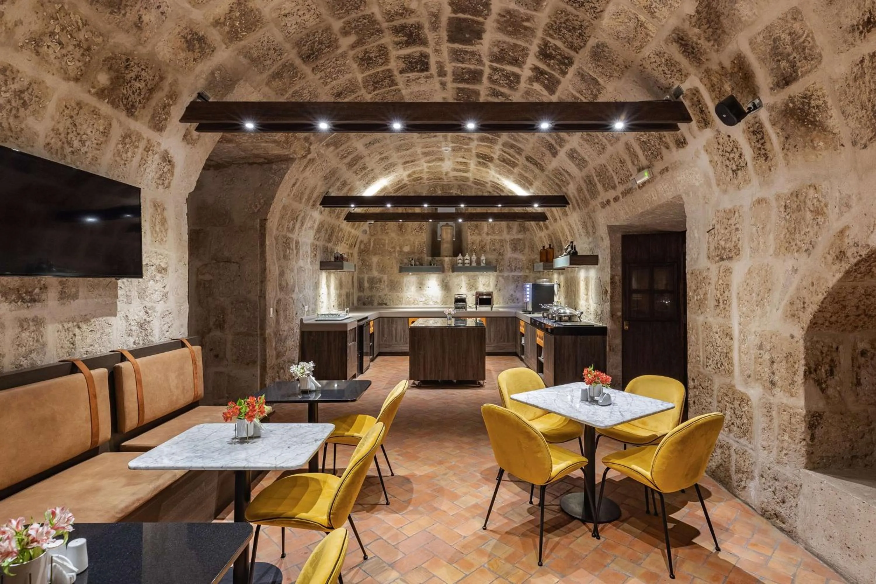 Restaurant/places to eat in Hampton by Hilton Arequipa