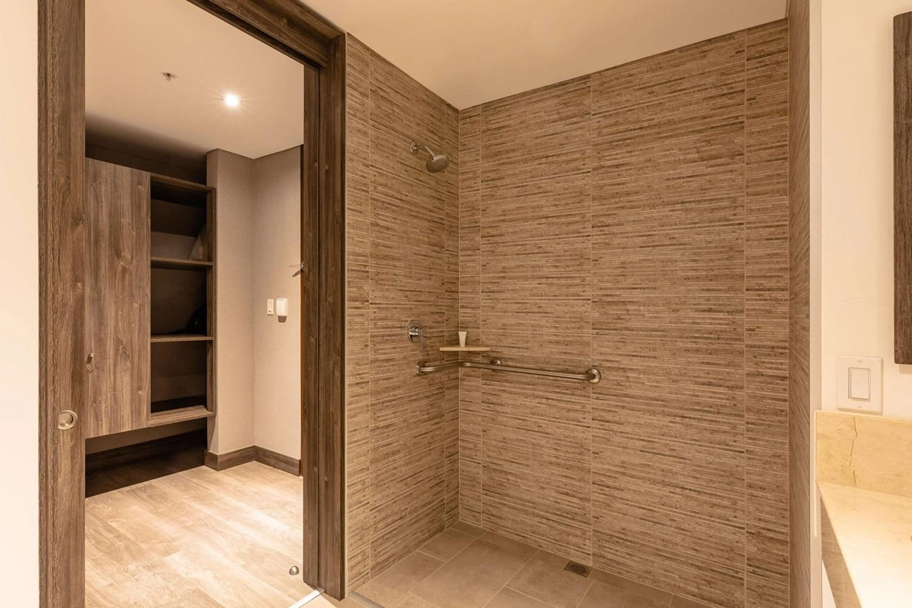 Bathroom in Hampton by Hilton Arequipa