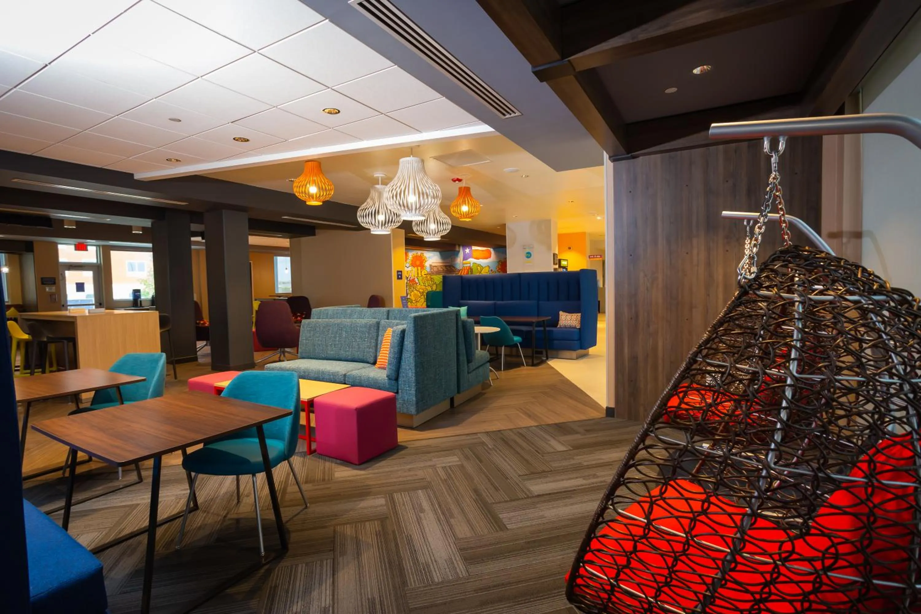 Seating area in Tru by Hilton Pflugerville, TX