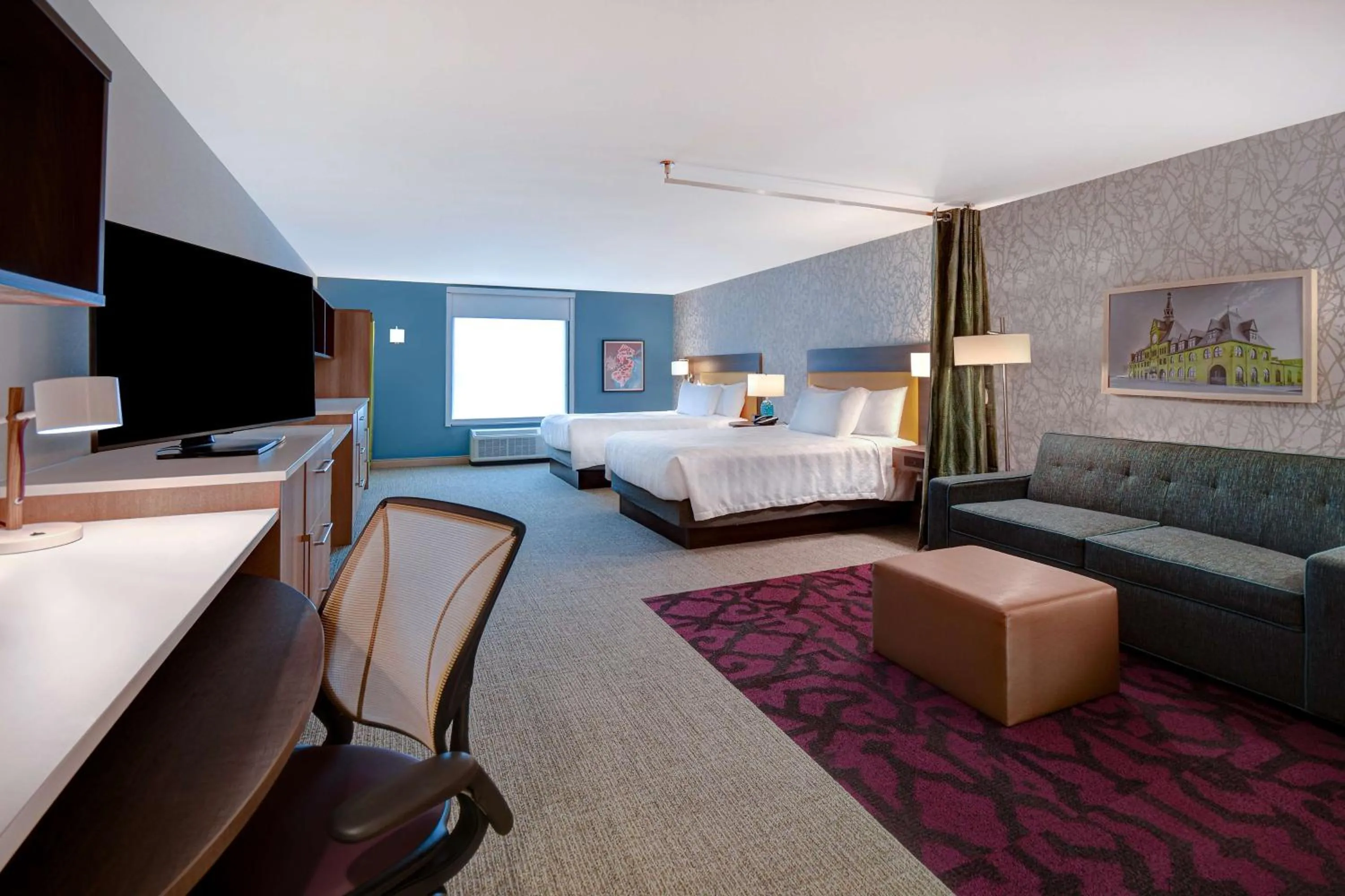 TV and multimedia, Bed in Home2 Suites East Hanover, NJ