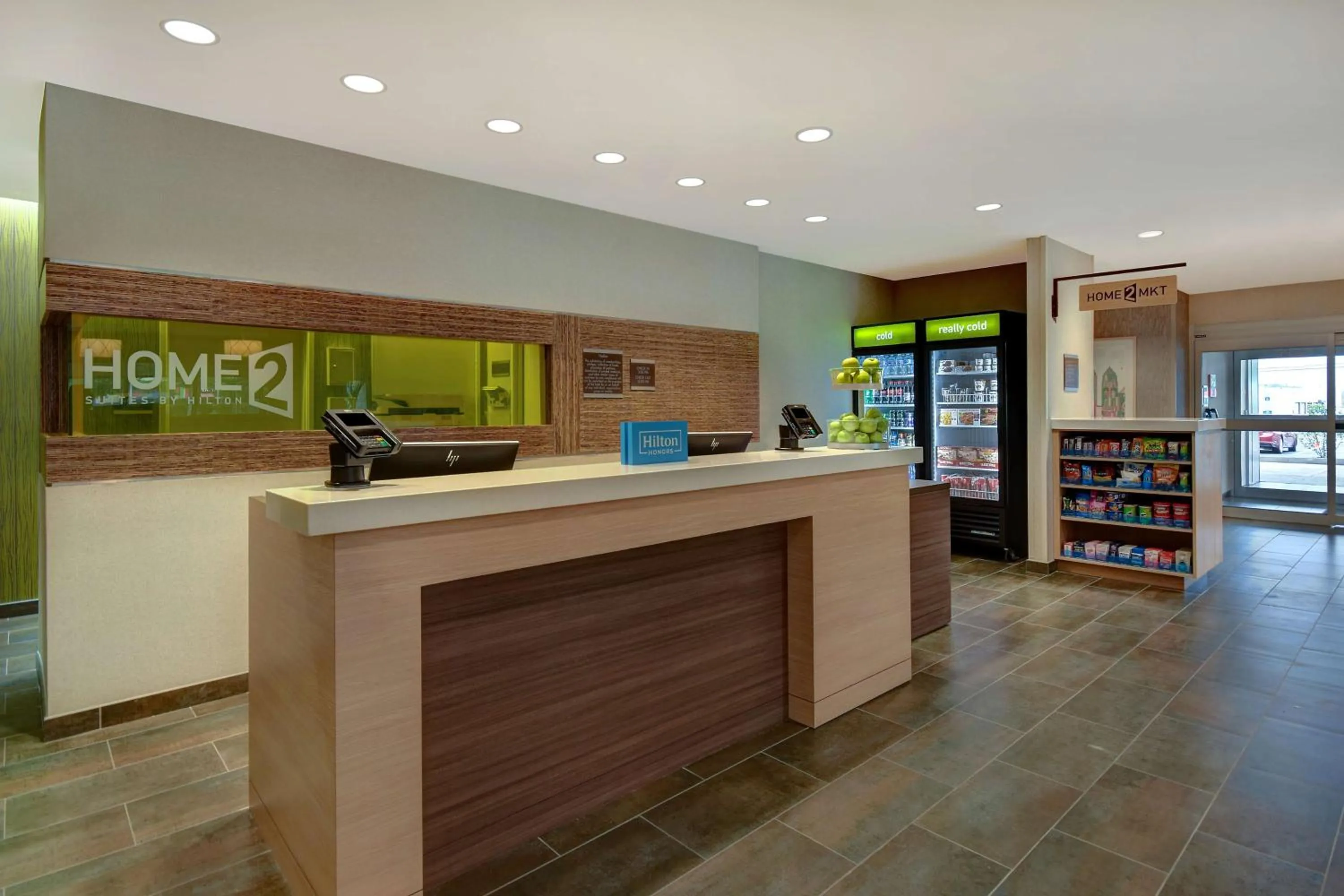 Lobby or reception in Home2 Suites East Hanover, NJ