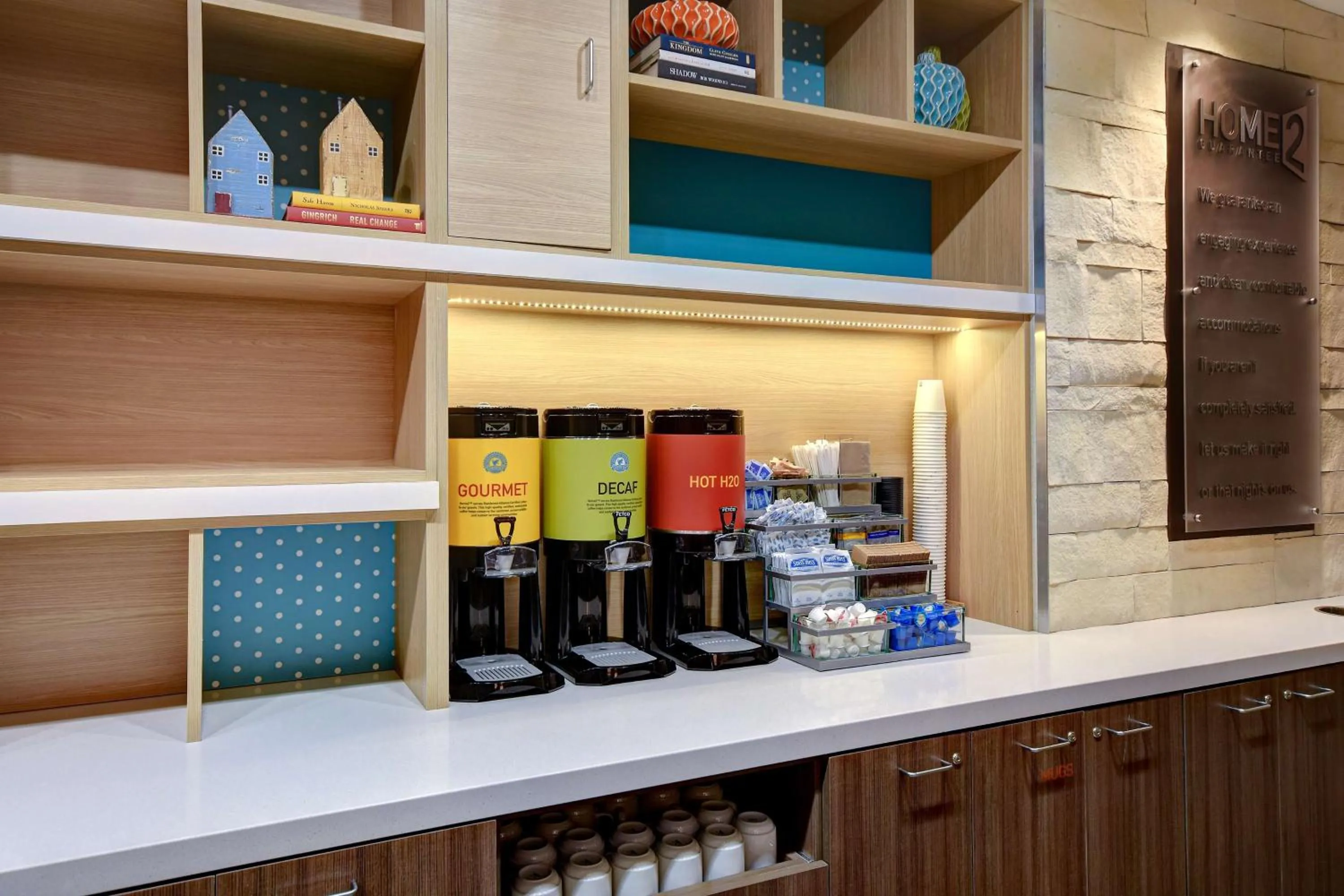 Lobby or reception in Home2 Suites East Hanover, NJ