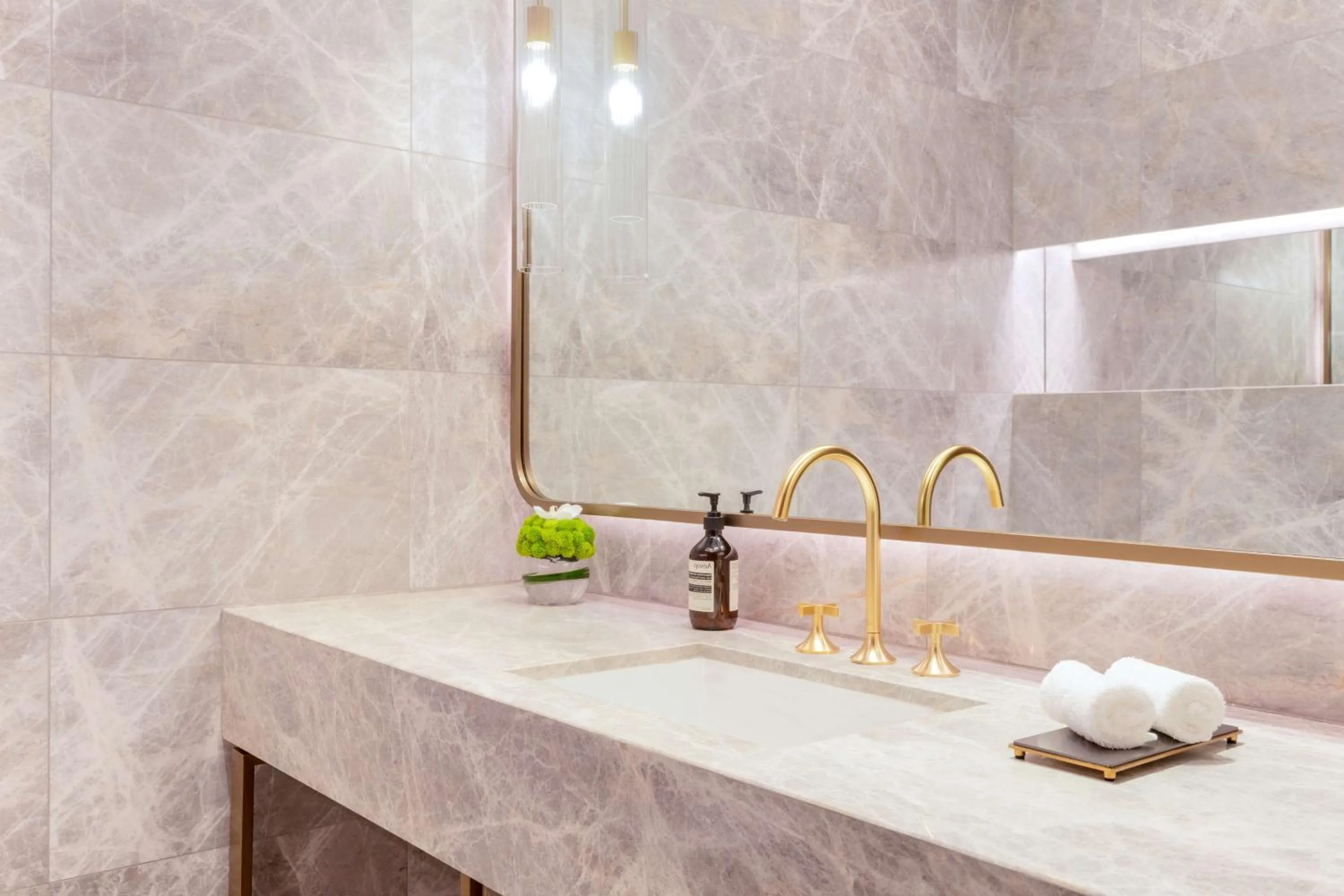 Photo of the whole room in Waldorf Astoria Kuwait