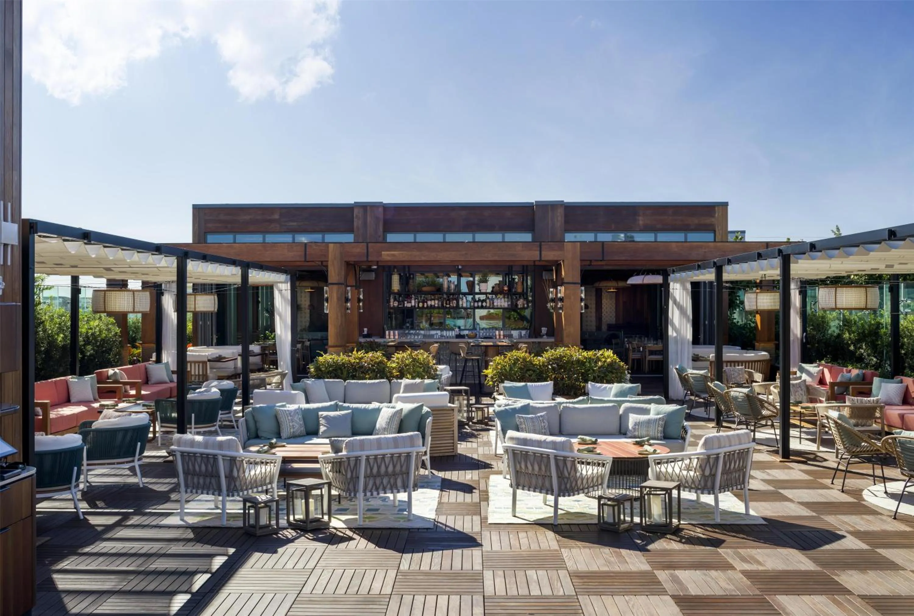 Restaurant/places to eat in The Ray Hotel Delray Beach, Curio Collection By Hilton