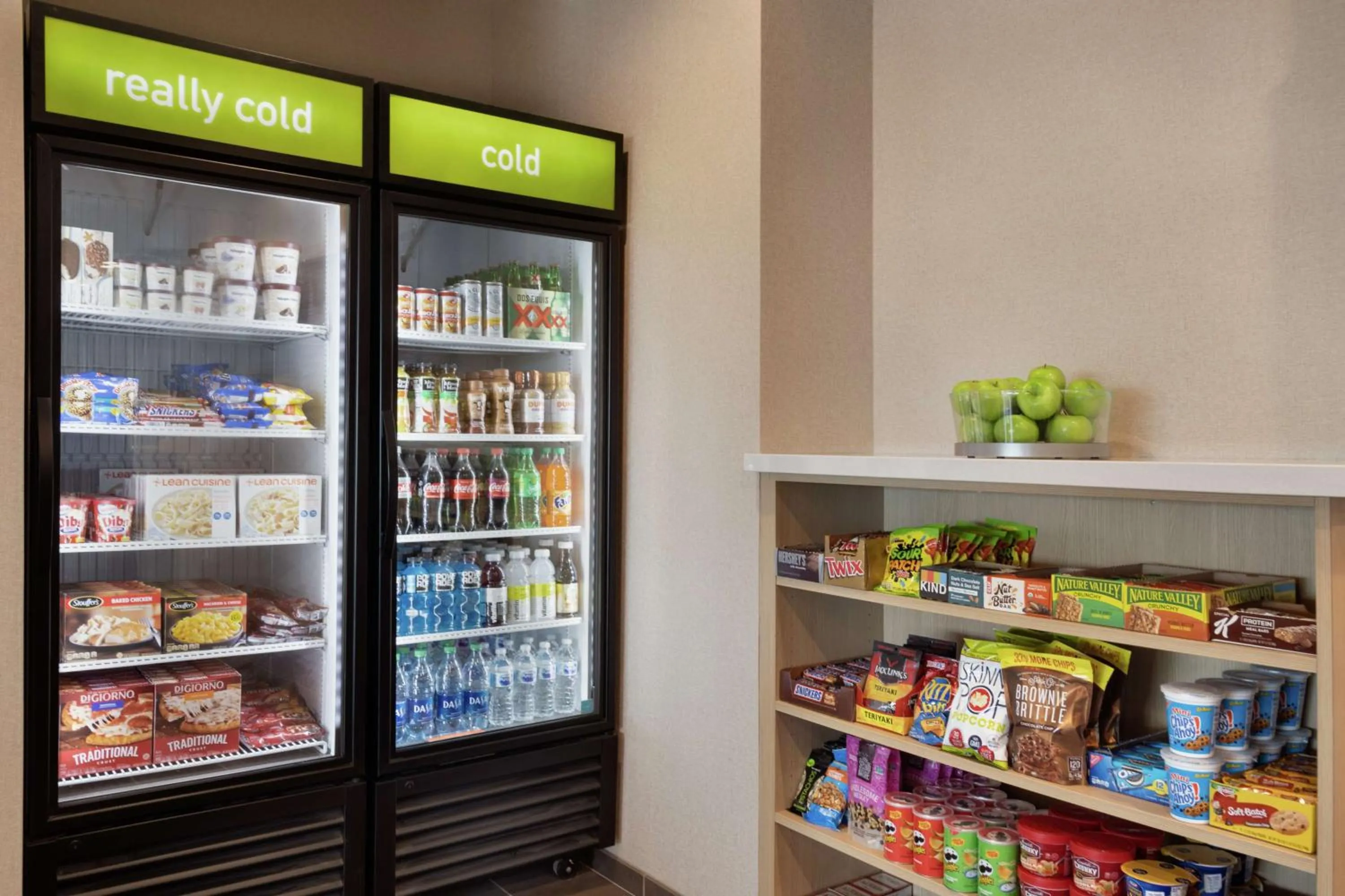 On-site shops in Home2 Suites By Hilton Mesa Longbow, Az