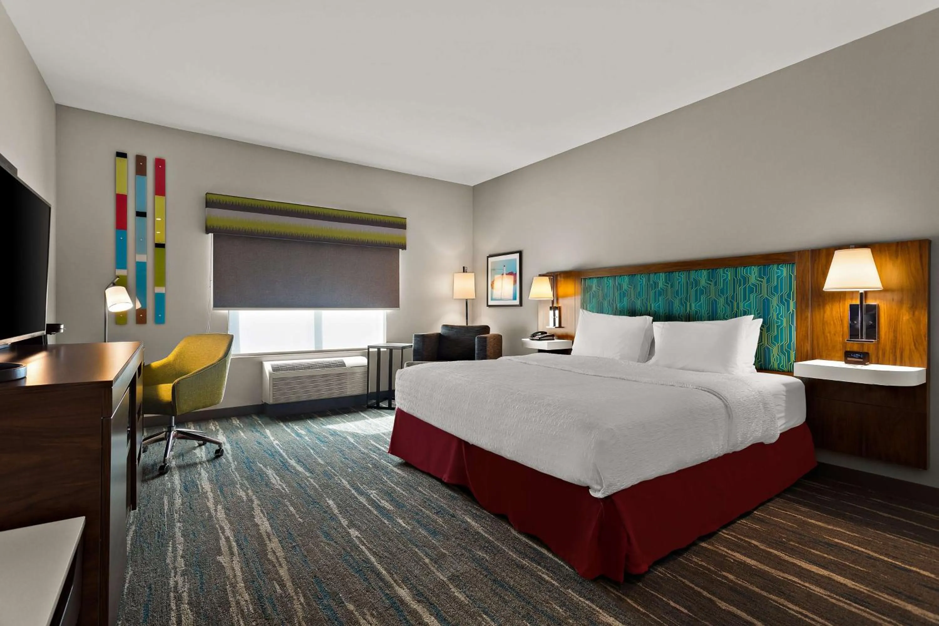 Bed in Hampton Inn & Suites Ruskin I-75, FL