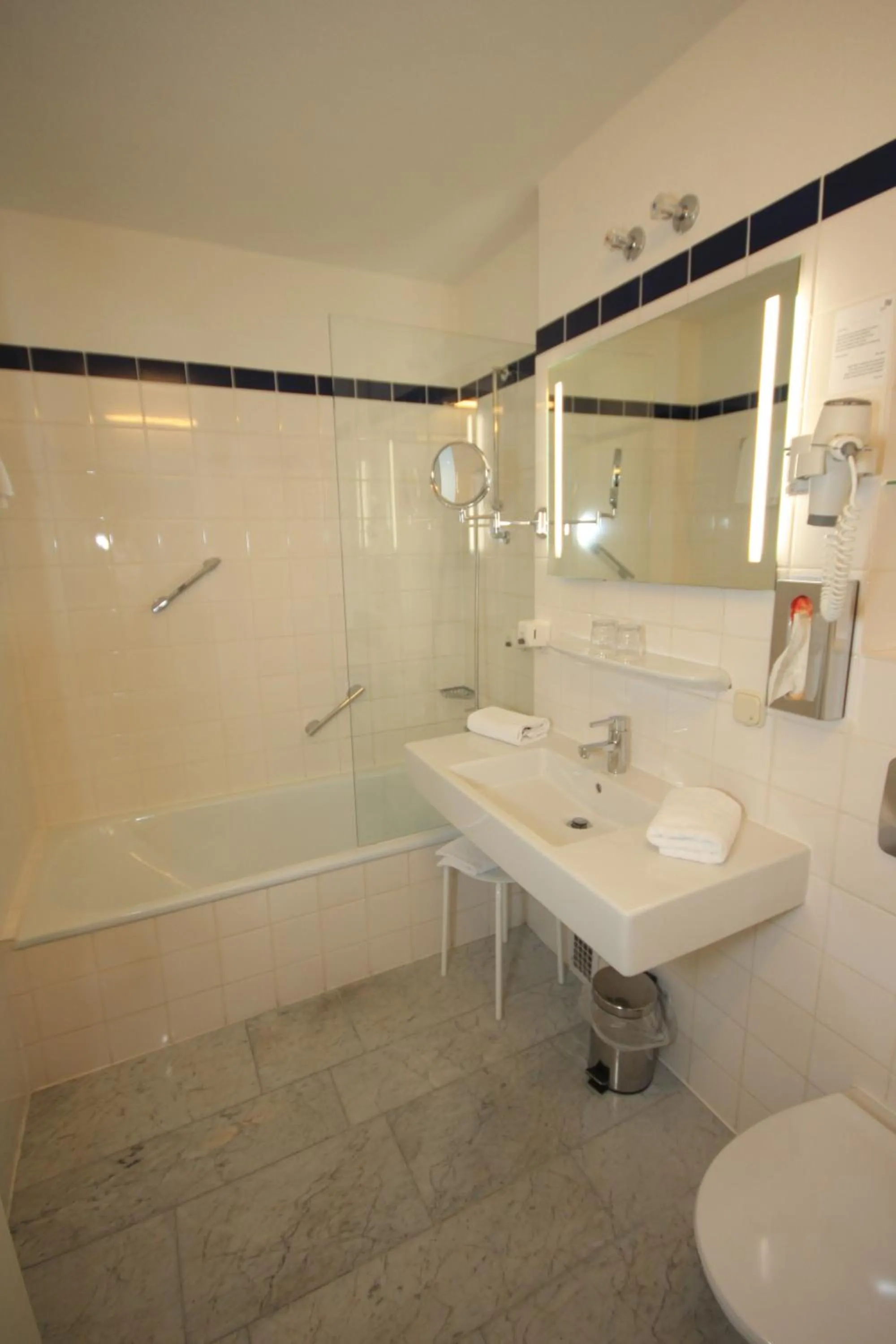 Bathroom in Hotel am Main