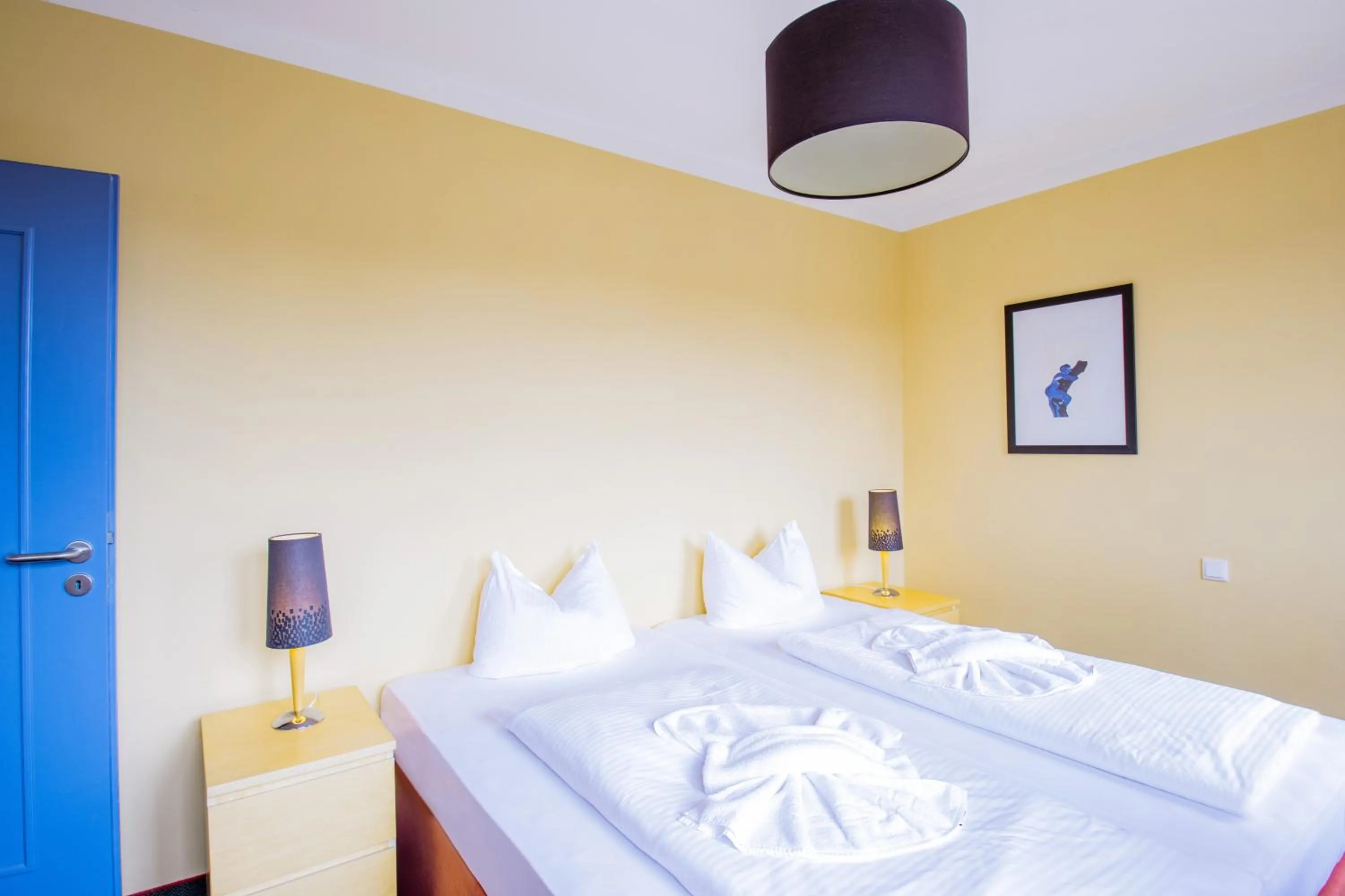 Photo of the whole room, Bed in Hotel Schloss Nebra