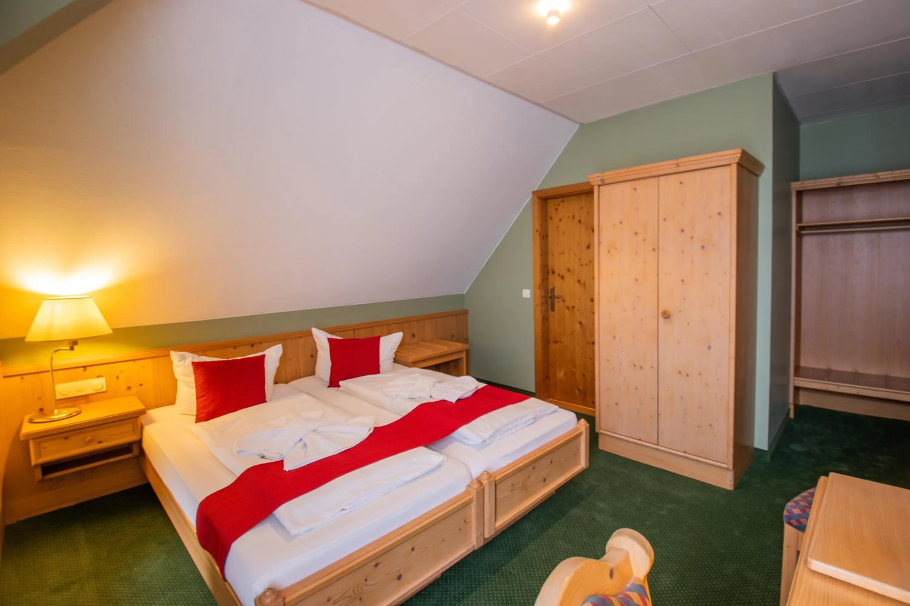 Photo of the whole room, Bed in Hotel Schloss Nebra