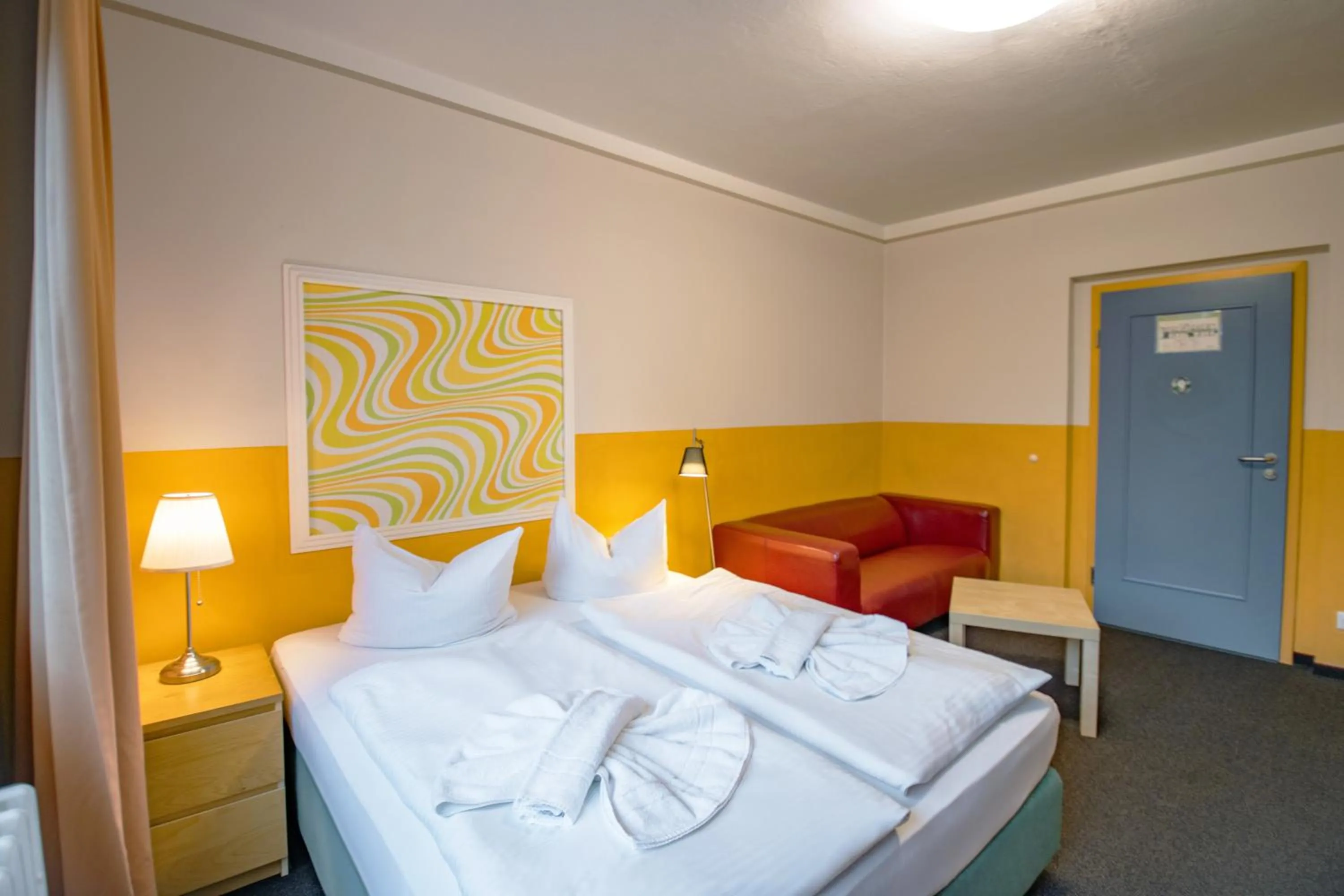 Photo of the whole room, Bed in Hotel Schloss Nebra