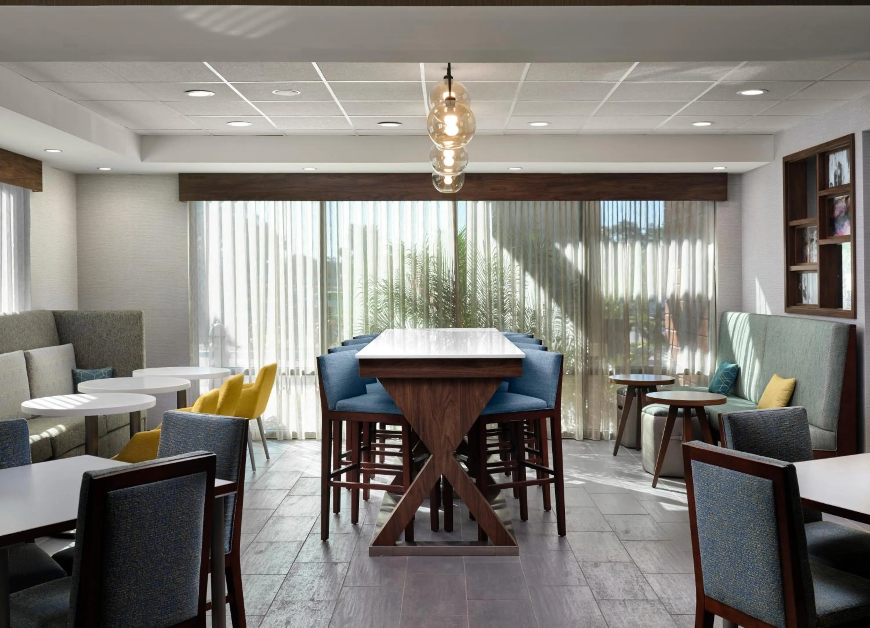 Seating area in Hampton Inn Pinellas Park St Petersburg, Fl