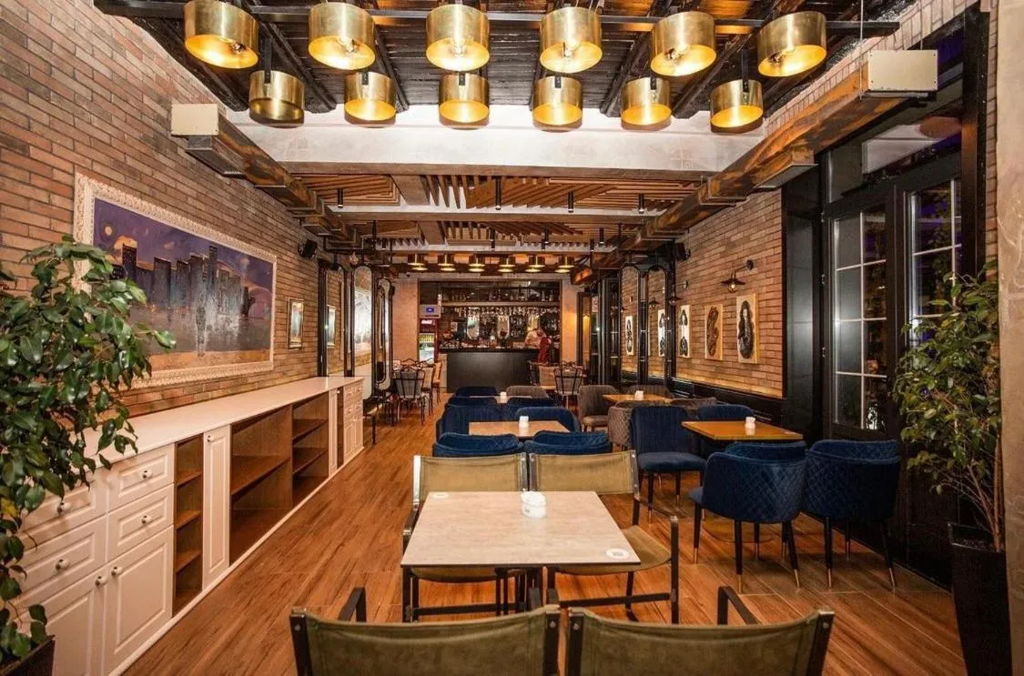 Restaurant/places to eat in Primo Hotel