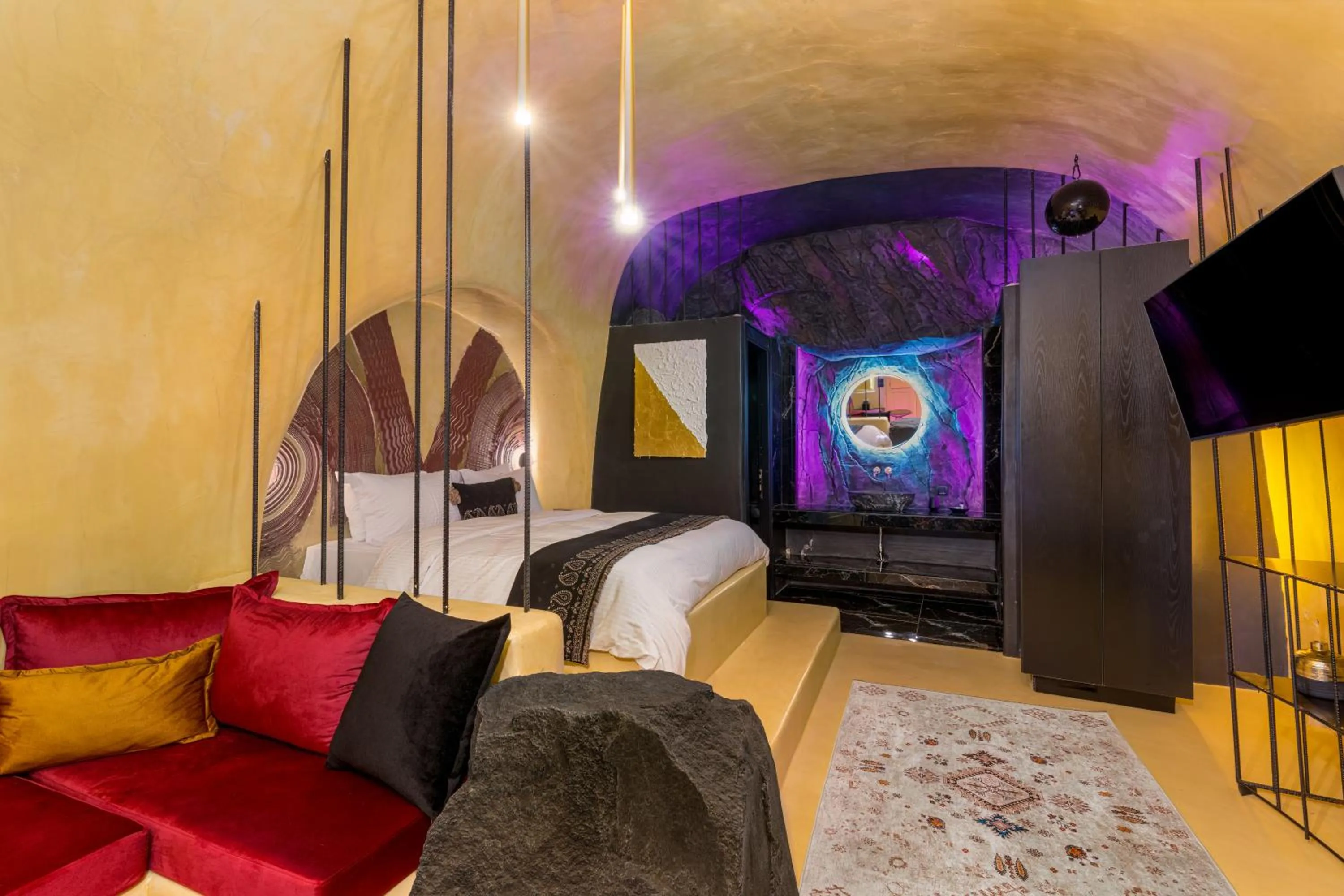 Bed in Canyon Santorini