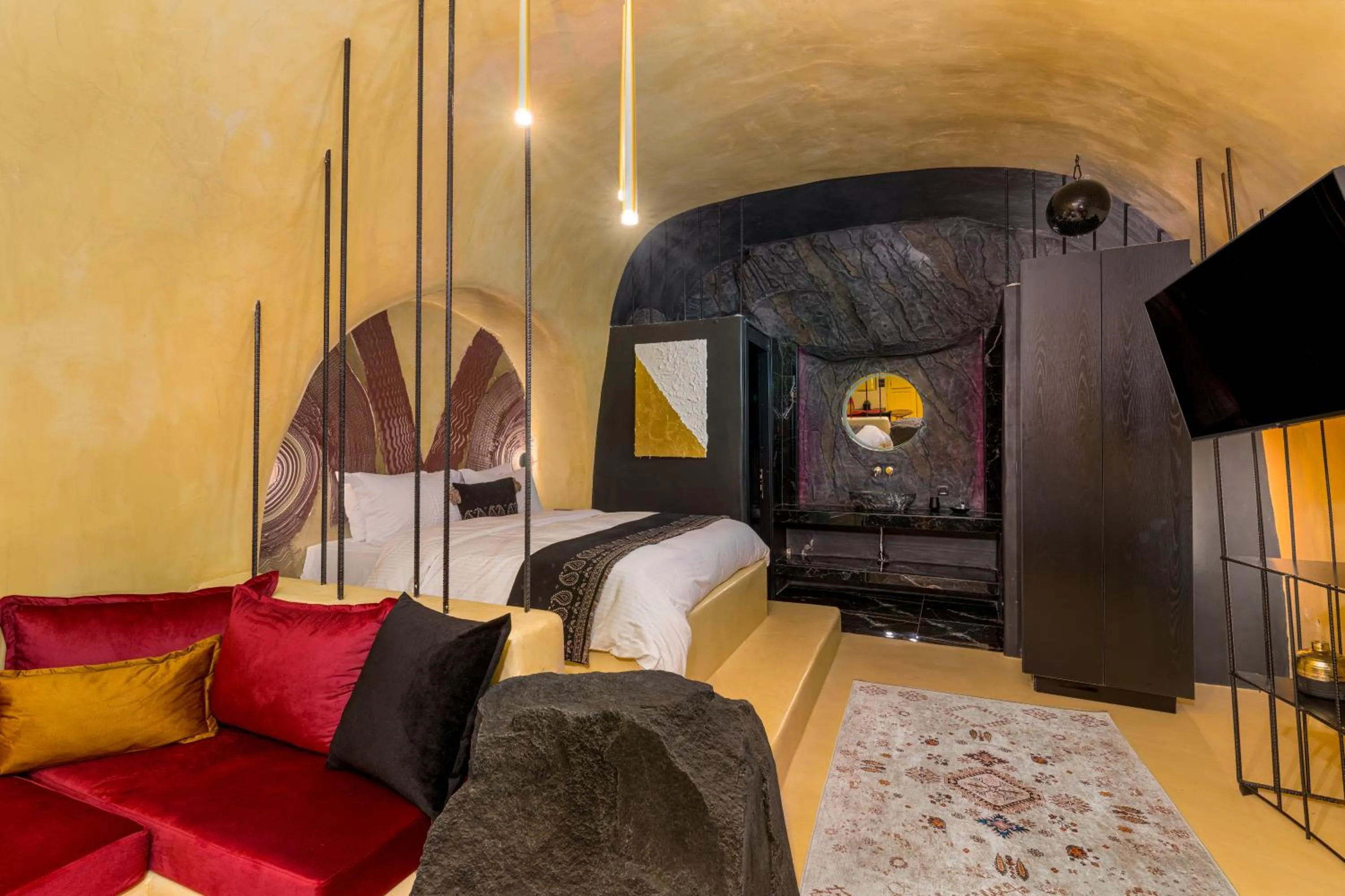 Bed in Canyon Santorini