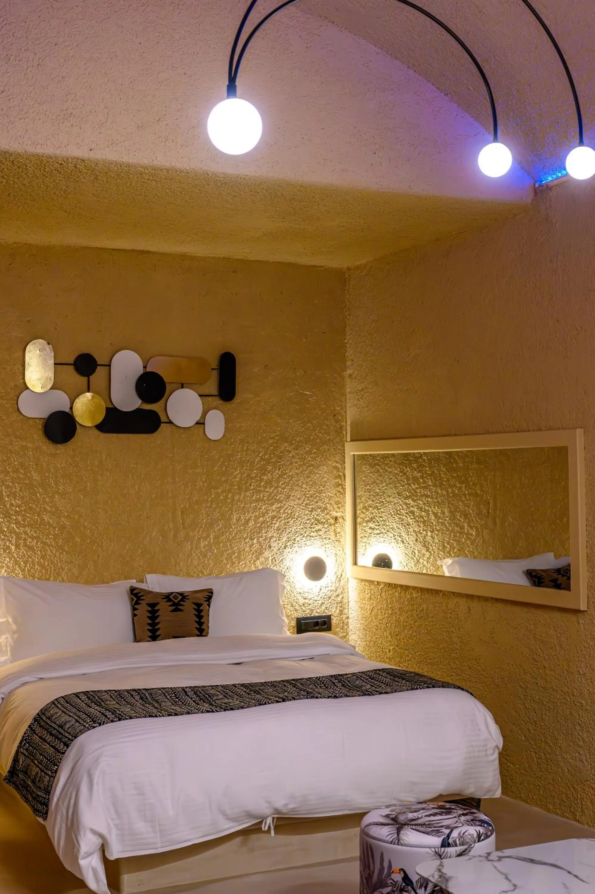 Bed in Canyon Santorini